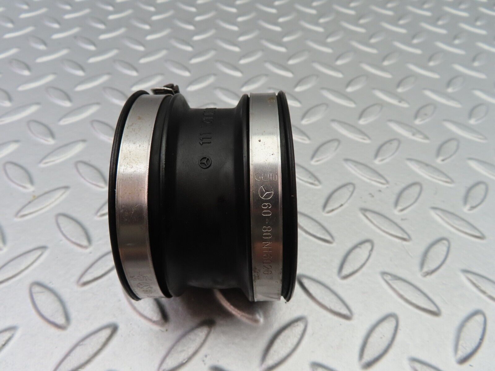 6804 Mercedes-Benz S124 E220 Wagon Air Intake Hose 1111410082