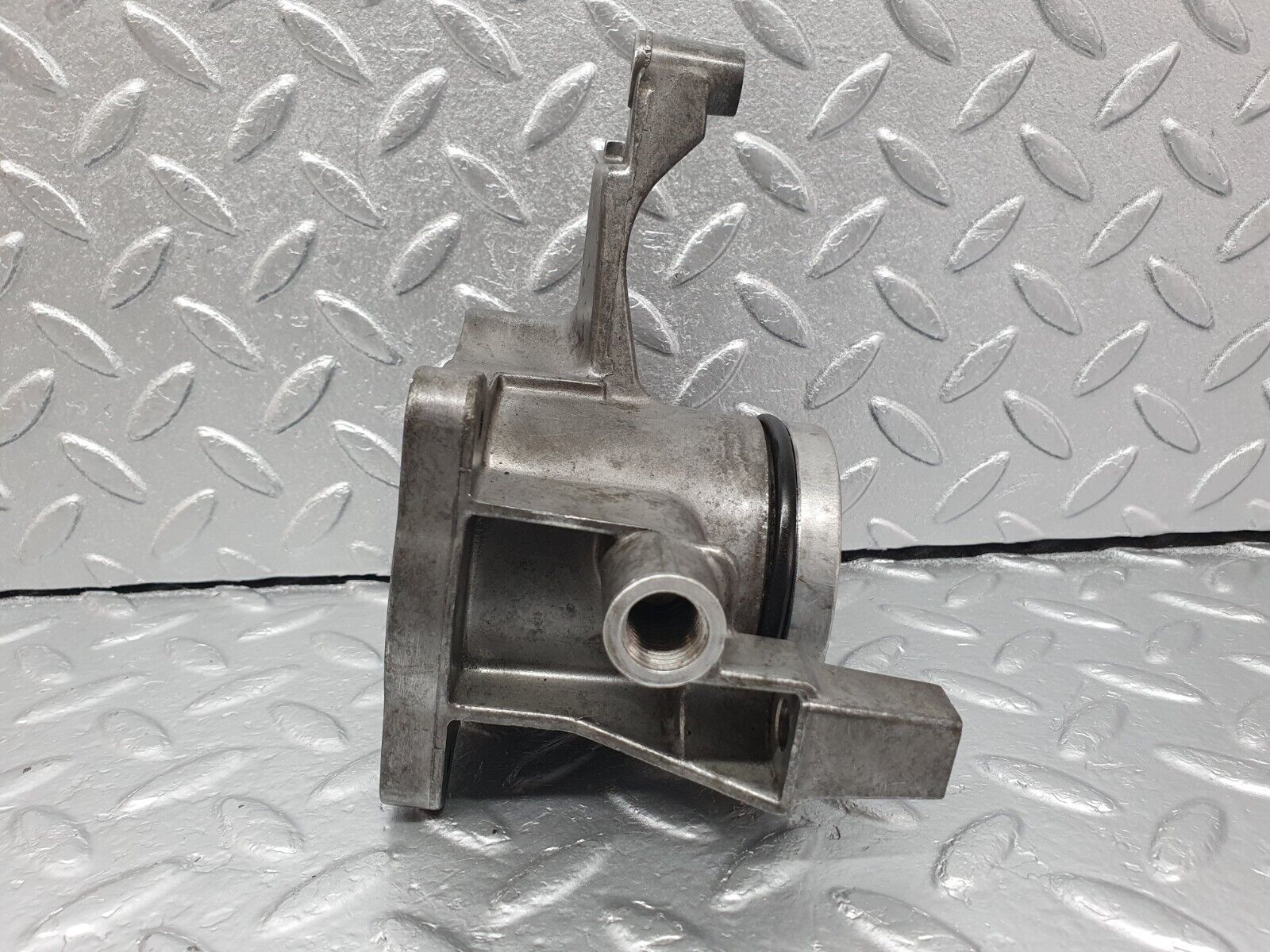 42060 Mercedes-Benz W202 C200 Throttle Body Bracket 1111410344