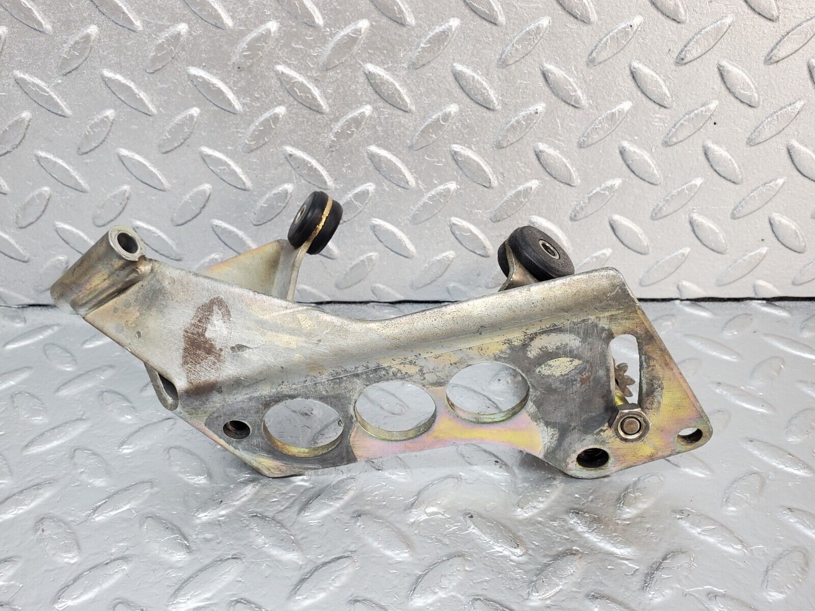 45368 Mercedes-Benz 280E M110.983 Power Steering Pump Bracket