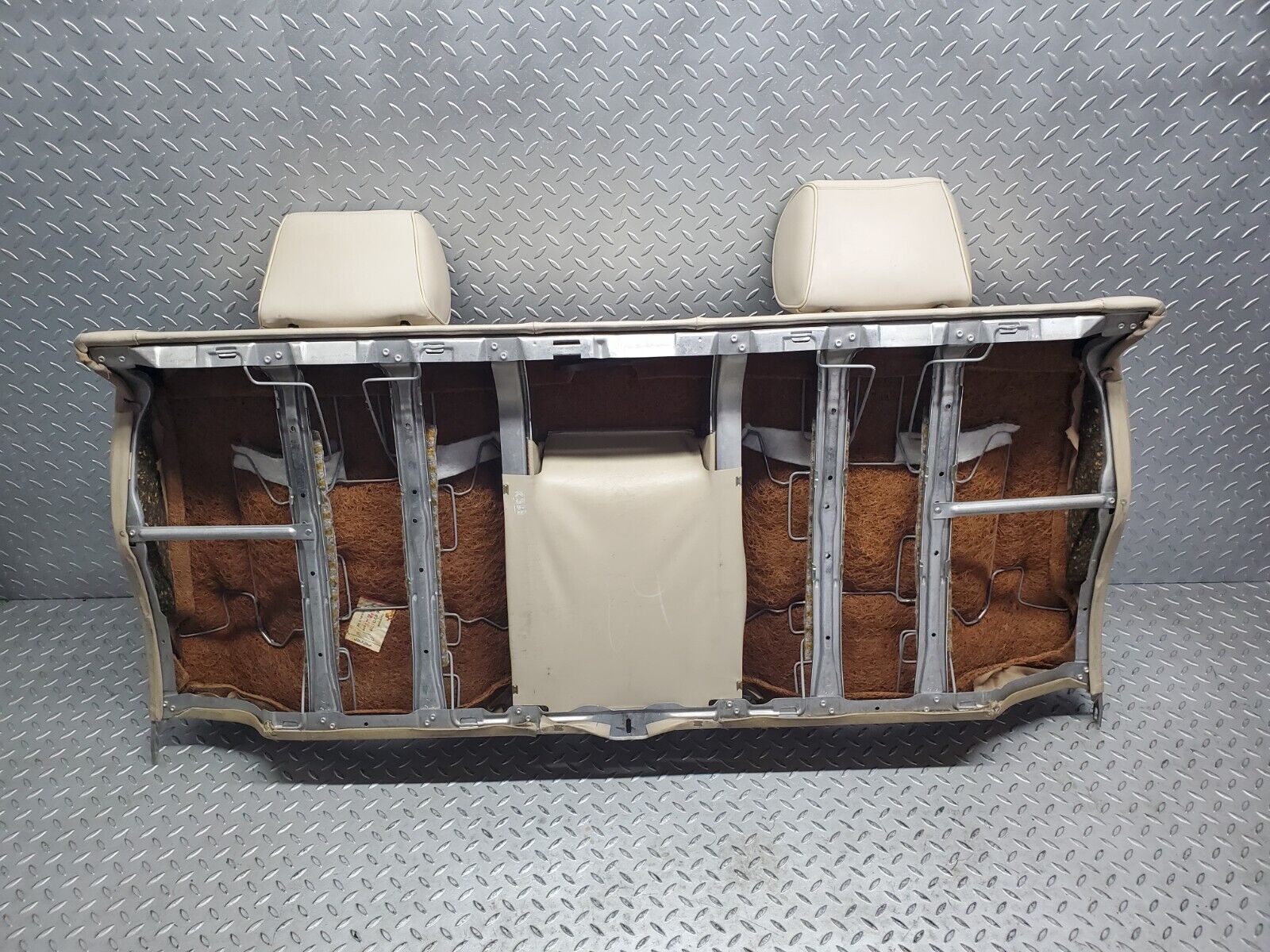 45866 Mercedes-Benz W126 420SE Rear Seat Leather Beige 1269200750 1269201716