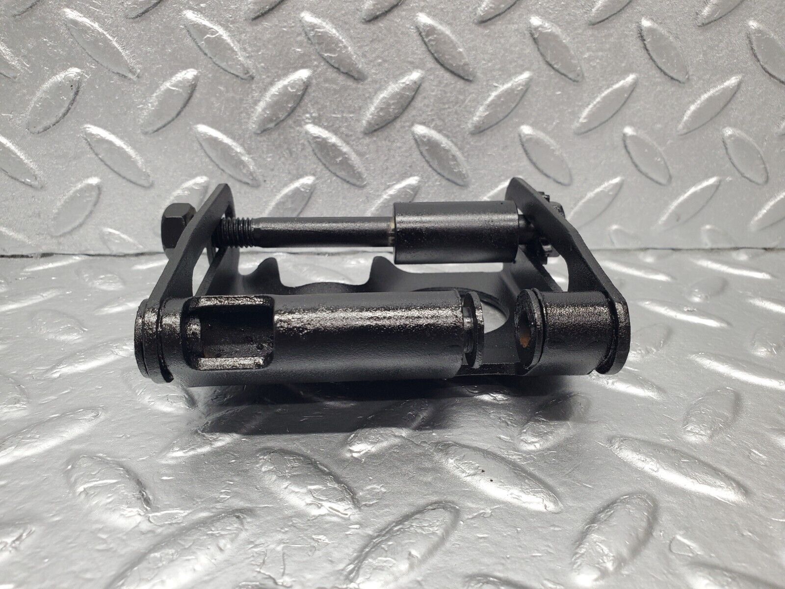 46635 Mercedes-Benz C123 280CE Coupe Alternator Generator Bracket