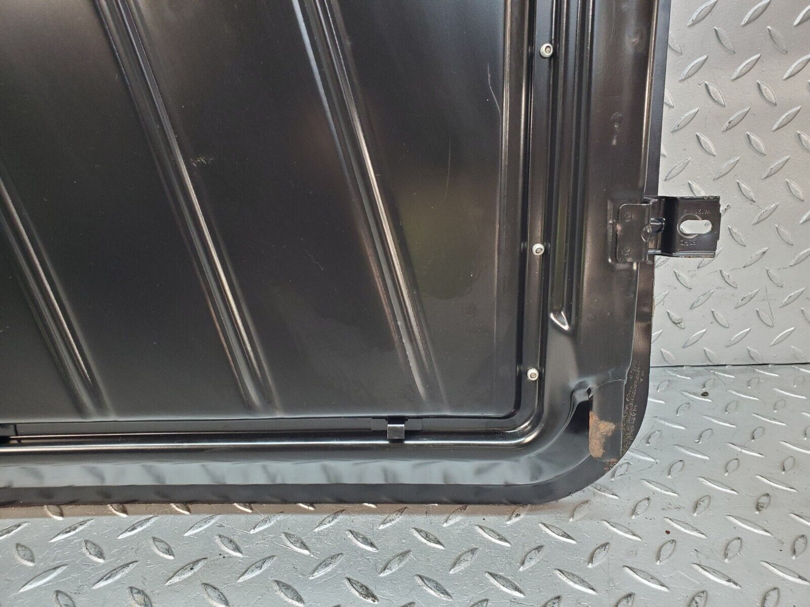 45994 Mercedes-Benz W126 420SE Power Sunroof Frame