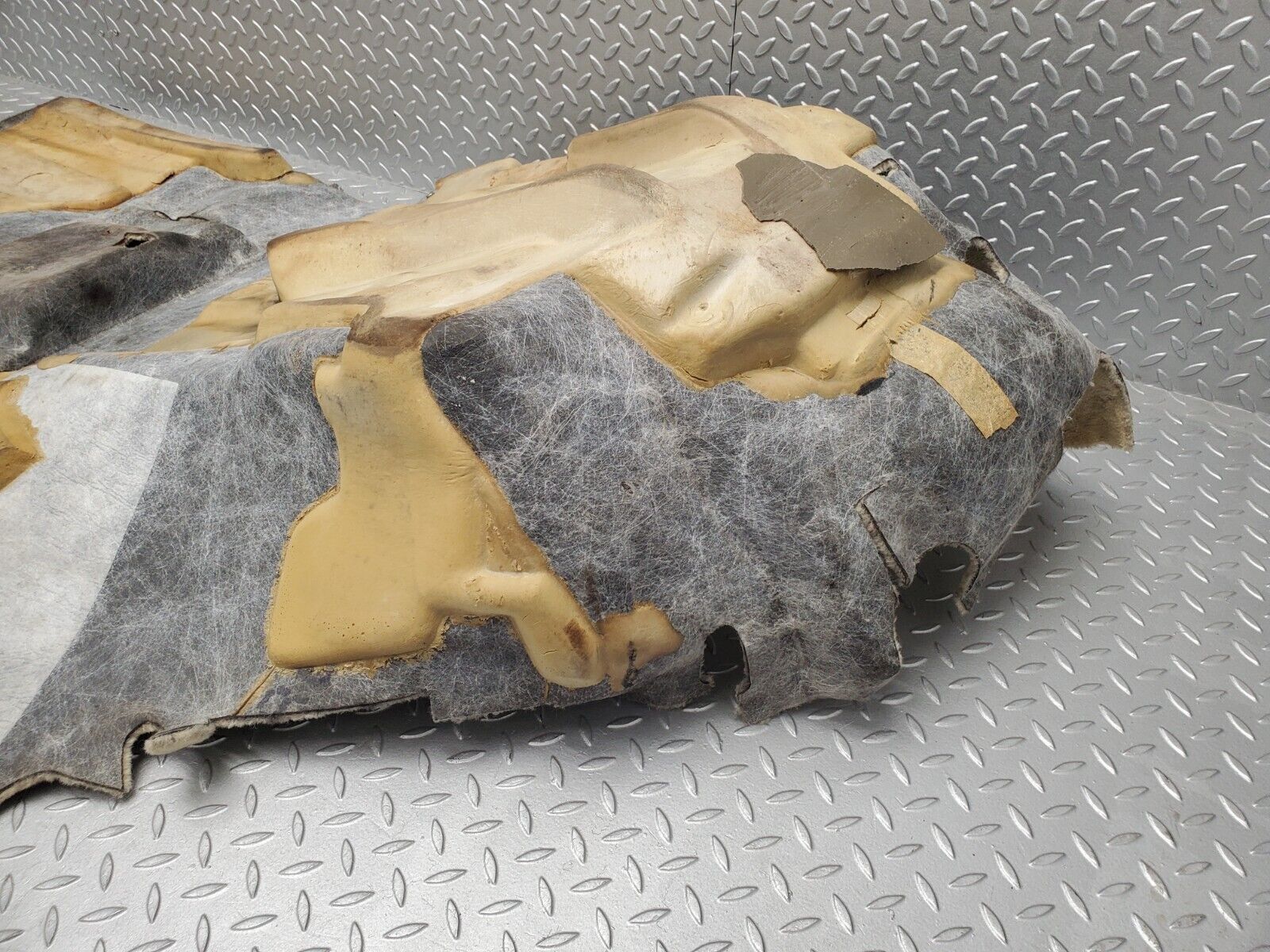 46984 Mercedes-Benz R129 320SL Coupe Front Right Floor Carpet Beige 1296801440