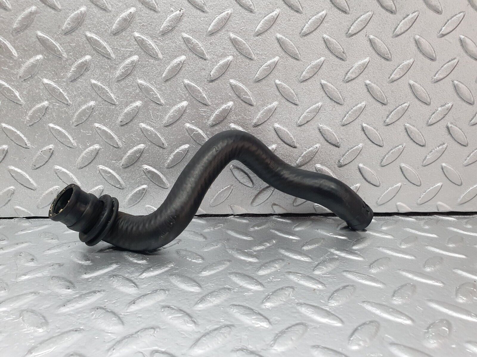 43682 Mercedes-Benz C126 380SEC Coupe Heater Hose Pipe 1268321094