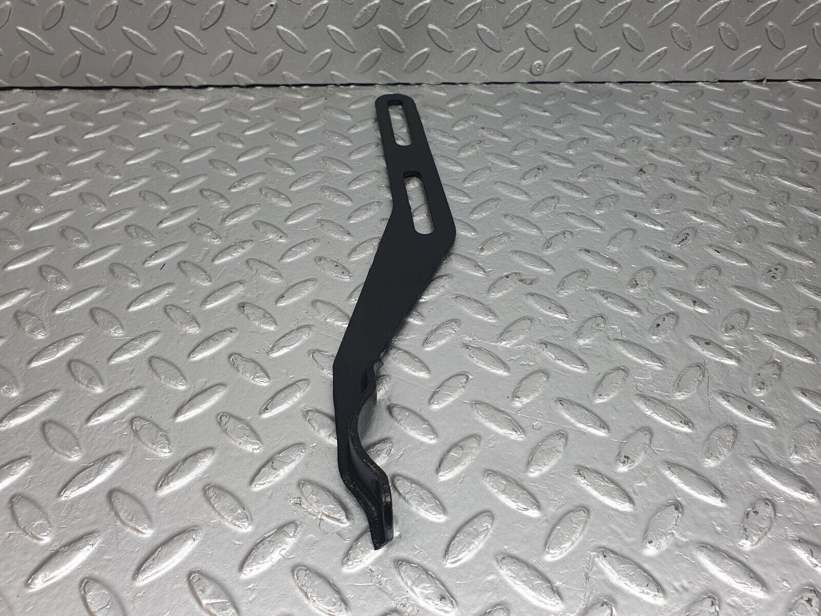 43514 Mercedes-Benz C126 380SEC Coupe Exhaust Bracket