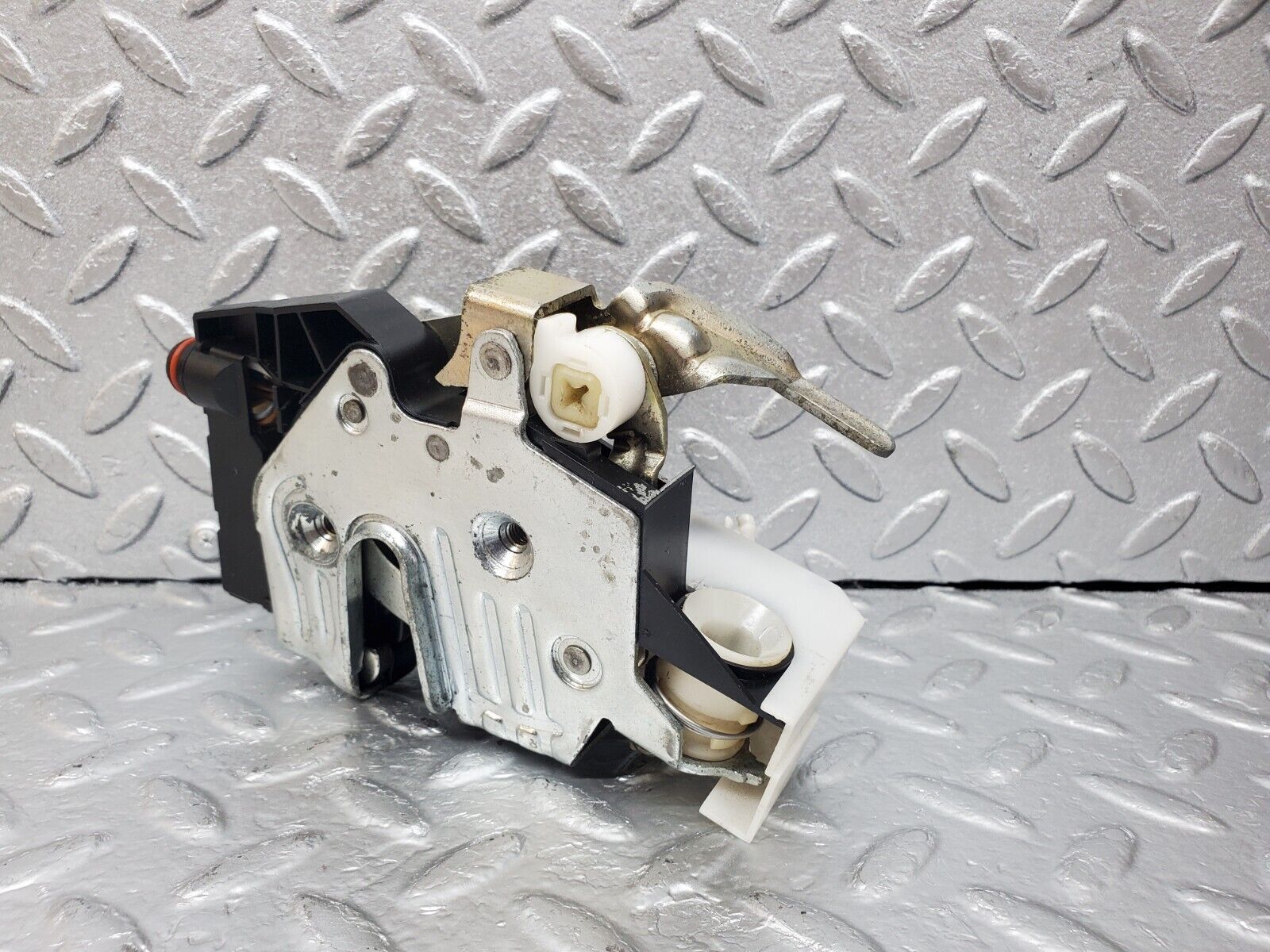 44993 Mercedes-Benz R129 300SL Coupe Left Door Lock Mechanism