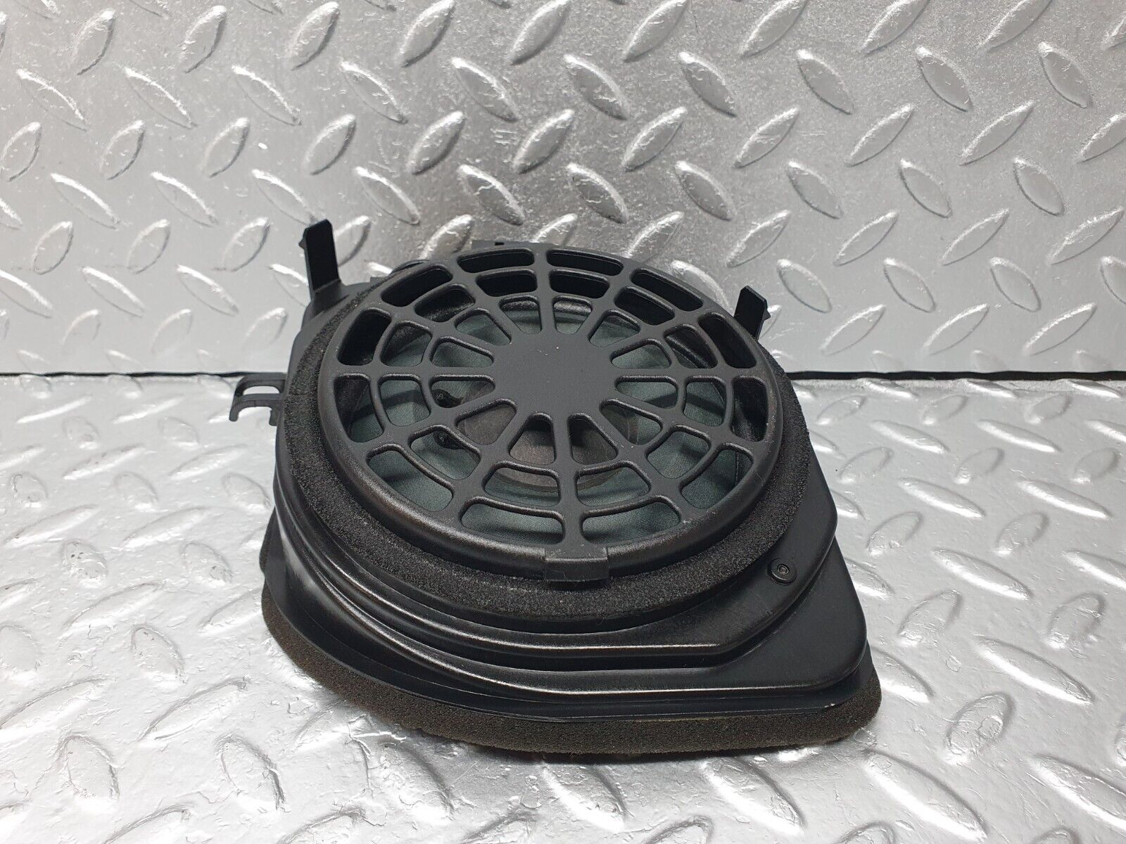 41788 Mercedes-Benz W202 C200 Front Door Loudspeaker Right 2028207002