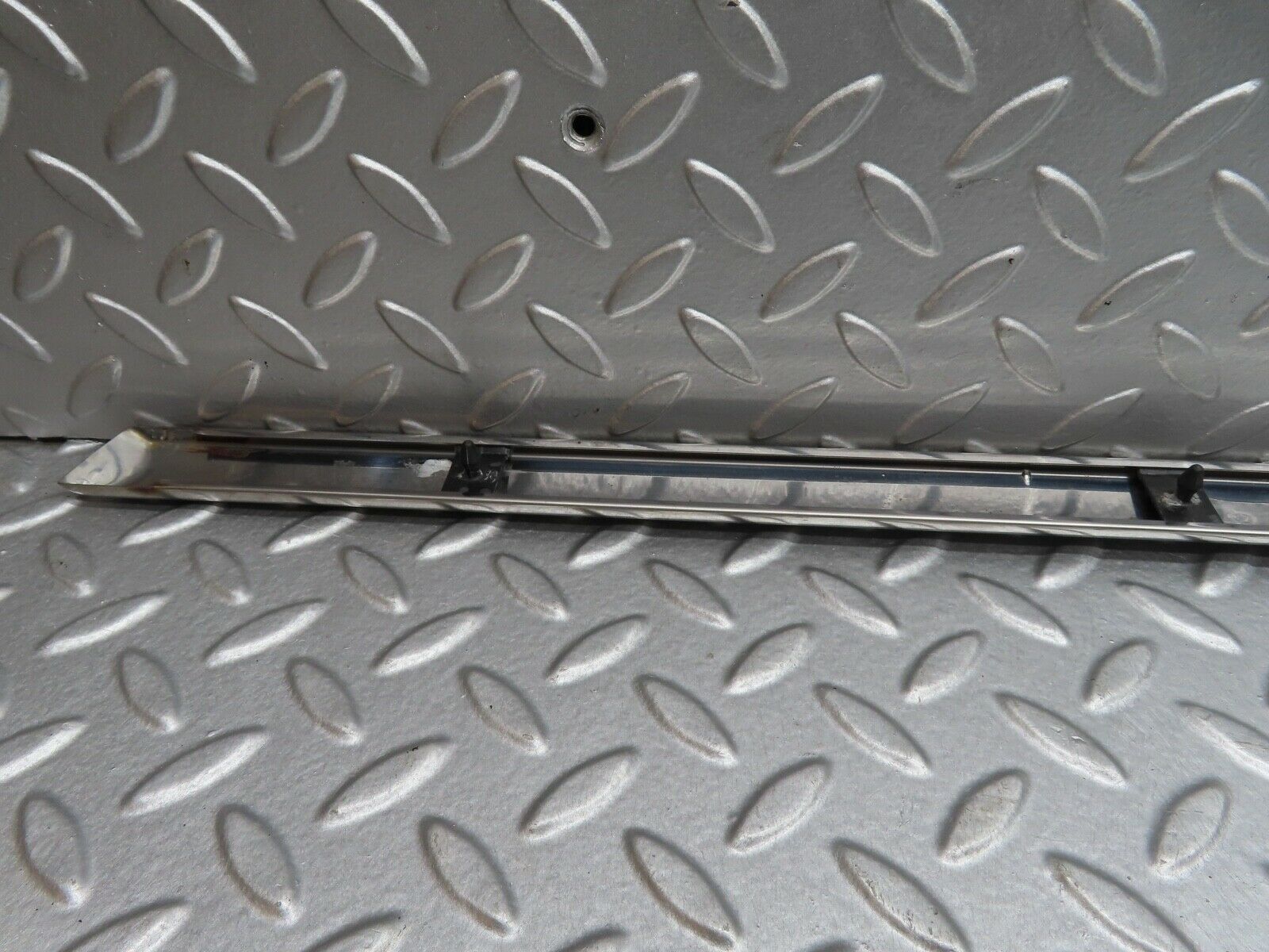 20544 Mercedes-Benz R107 450SL Right Skirt Chrome Trim Strip