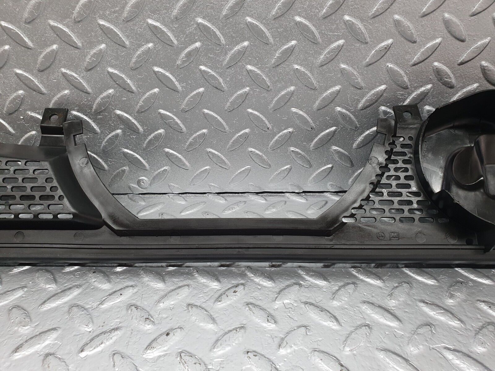 42589 Mercedes-Benz R129 320SL Coupe Windscreen Wiper Motor Cover Panel