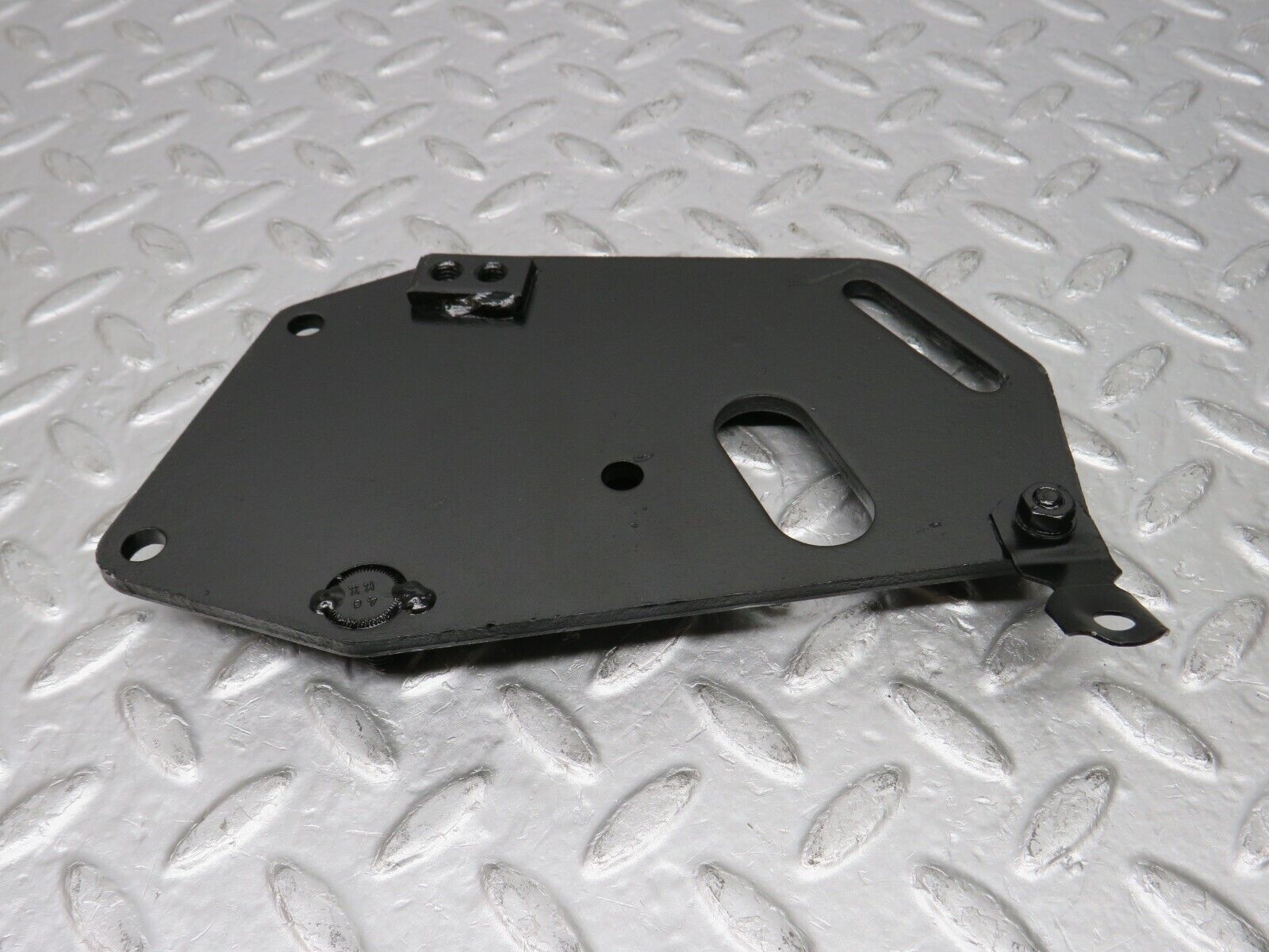 32786 Mercedes-Benz C107 R107 350 V8 Power Steering Pump Bracket