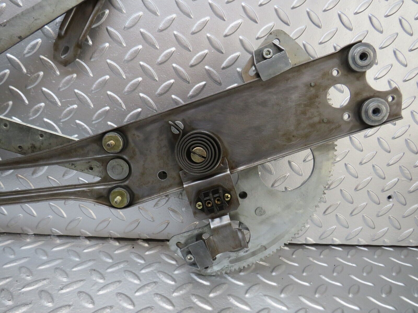 25080 Mercedes-Benz R107 C107 Front Left Power Window Regulator 1077200746