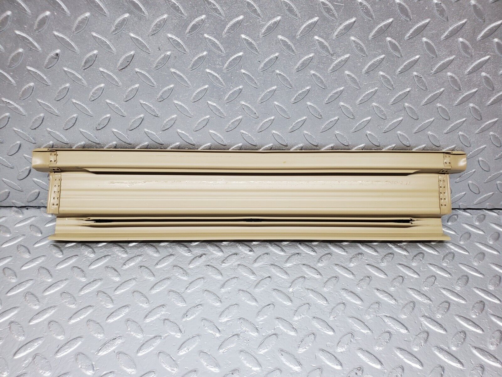 45618 Mercedes-Benz W126 420SE Rear Left Door Sill Trim Beige