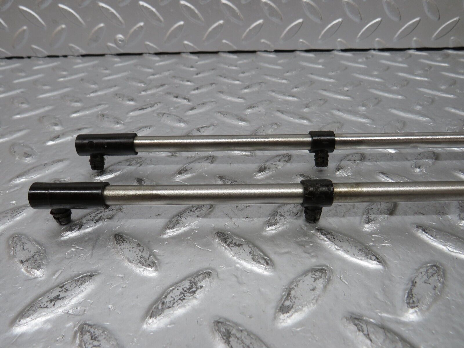 32819 Mercedes-Benz C107 R107 350 V8 Camshaft Oil Tube