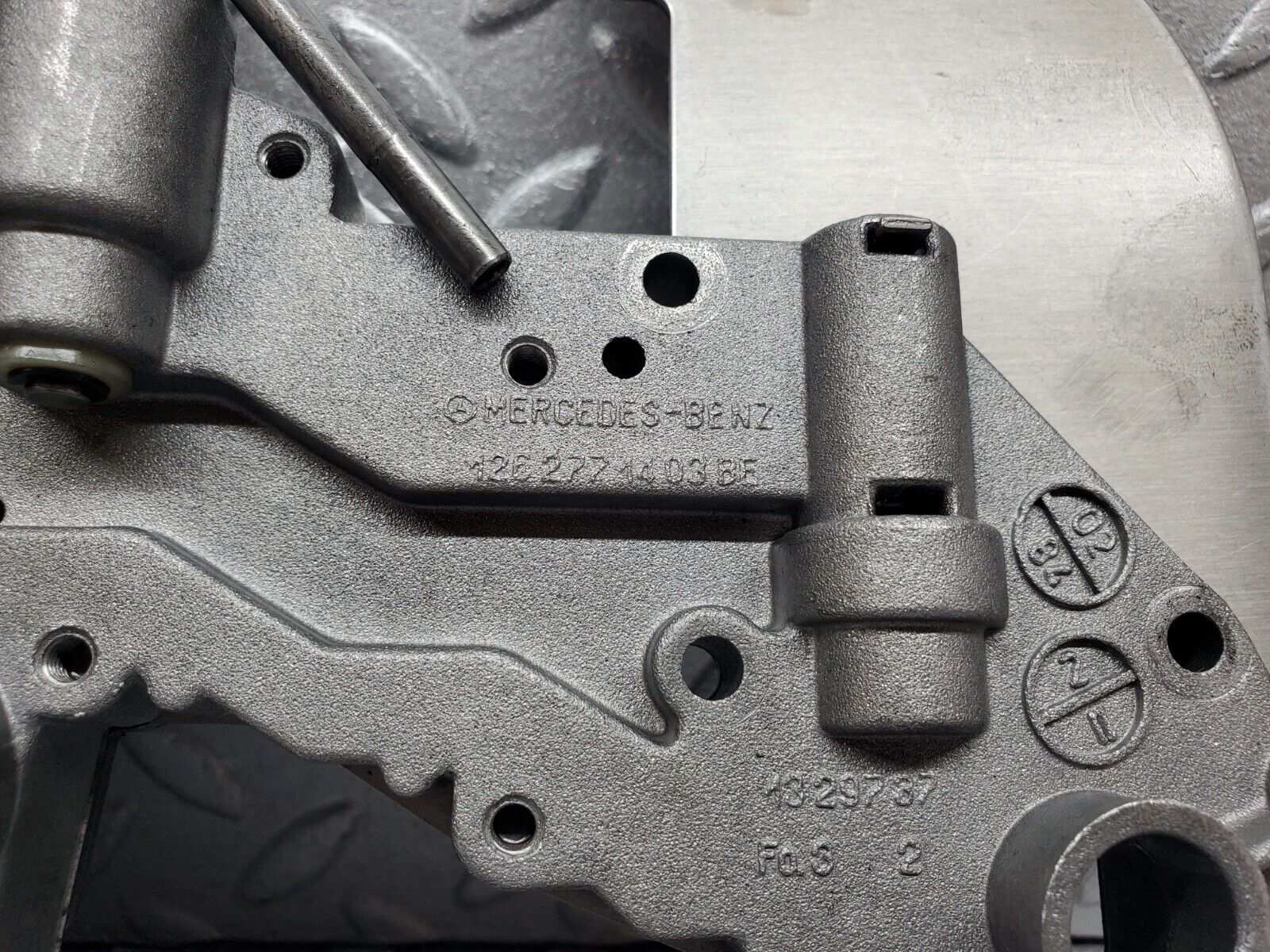 44575 Mercedes-Benz W123 280E Automatic Gearbox Valve Body 722.309 1262703115 1262772901
