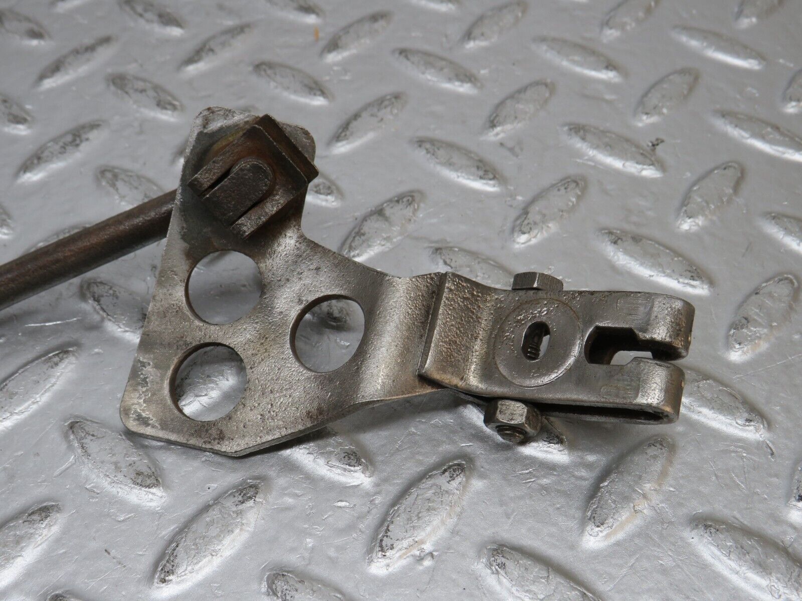 32810 Mercedes-Benz C107 R107 350 V8 Gearbox Linkage