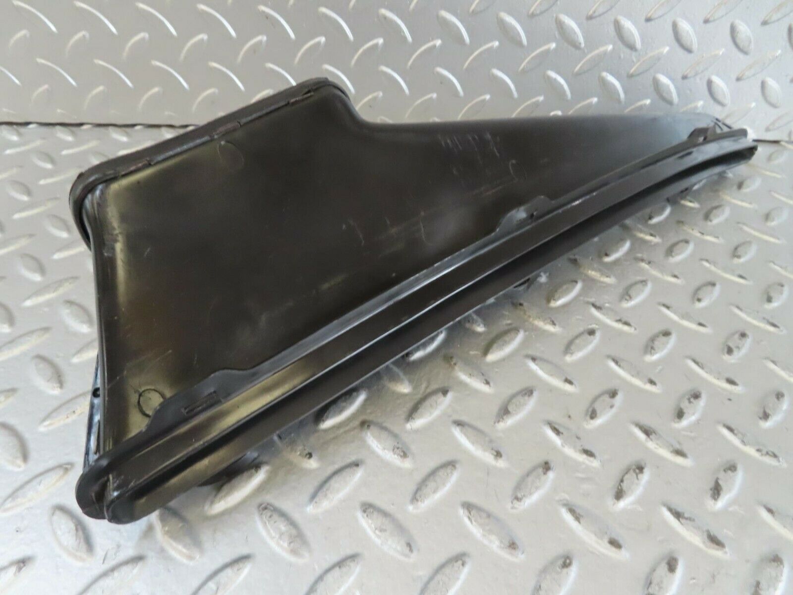 15548 Mercedes-Benz R107 450SL Dashboard Air Vent Right Side