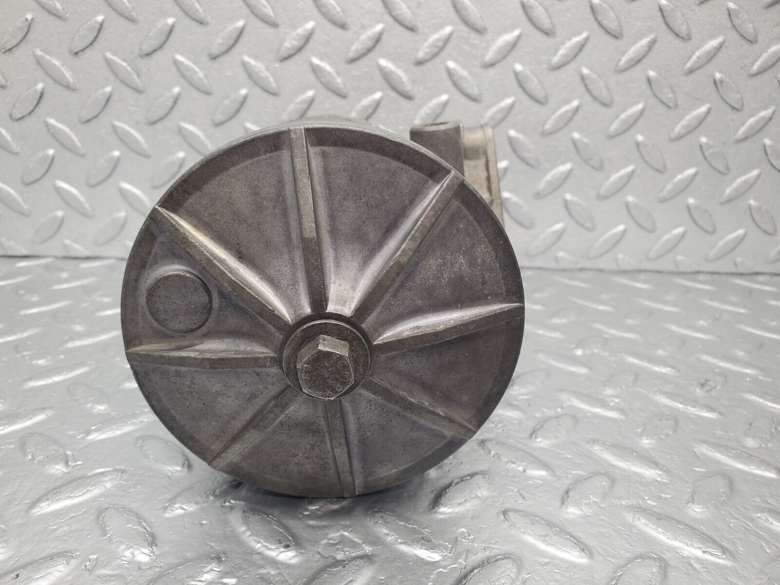 46093 Mercedes-Benz W126 420SE Oil Filter Housing 0011846525 1171802611