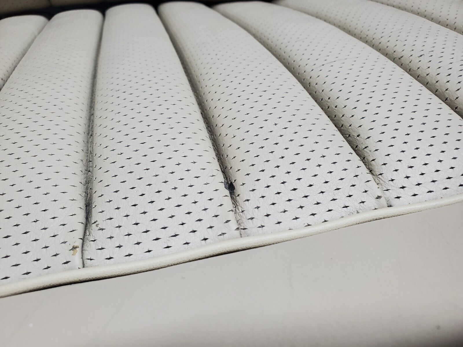 45866 Mercedes-Benz W126 420SE Rear Seat Leather Beige 1269200750 1269201716