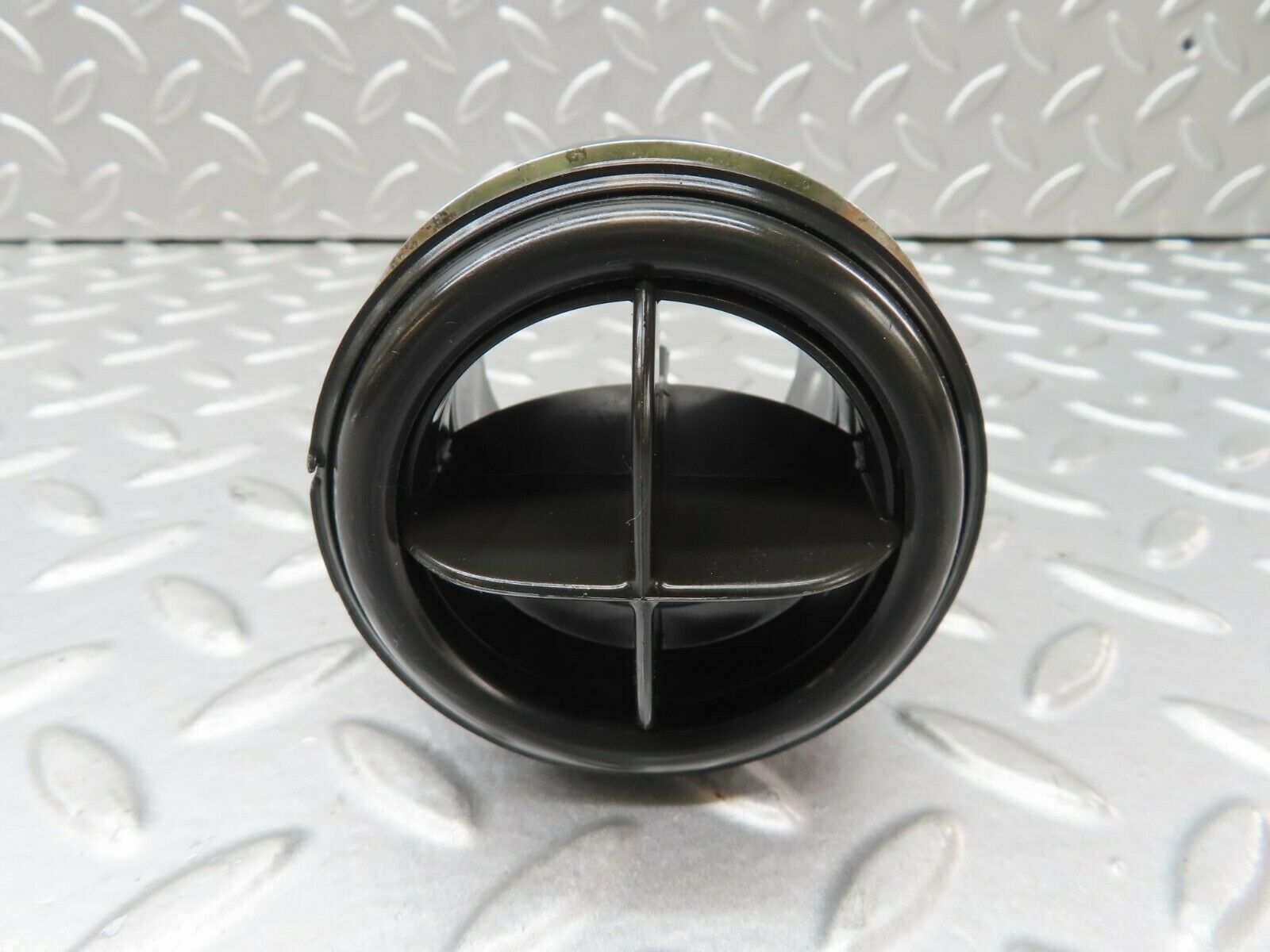 15601 Mercedes-Benz R107 450SL Dashboard Air Vent