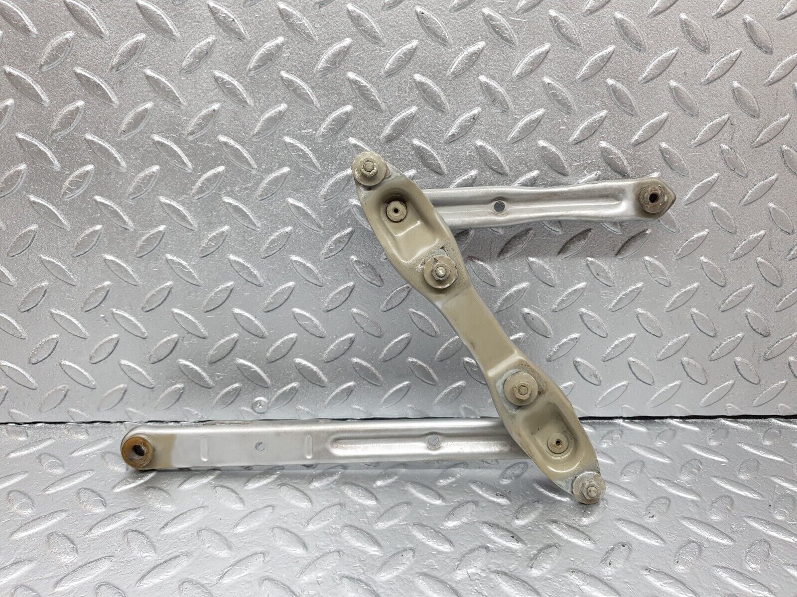 42853 Mercedes-Benz W201 190 2.0L Bonnet Hinge Right Side