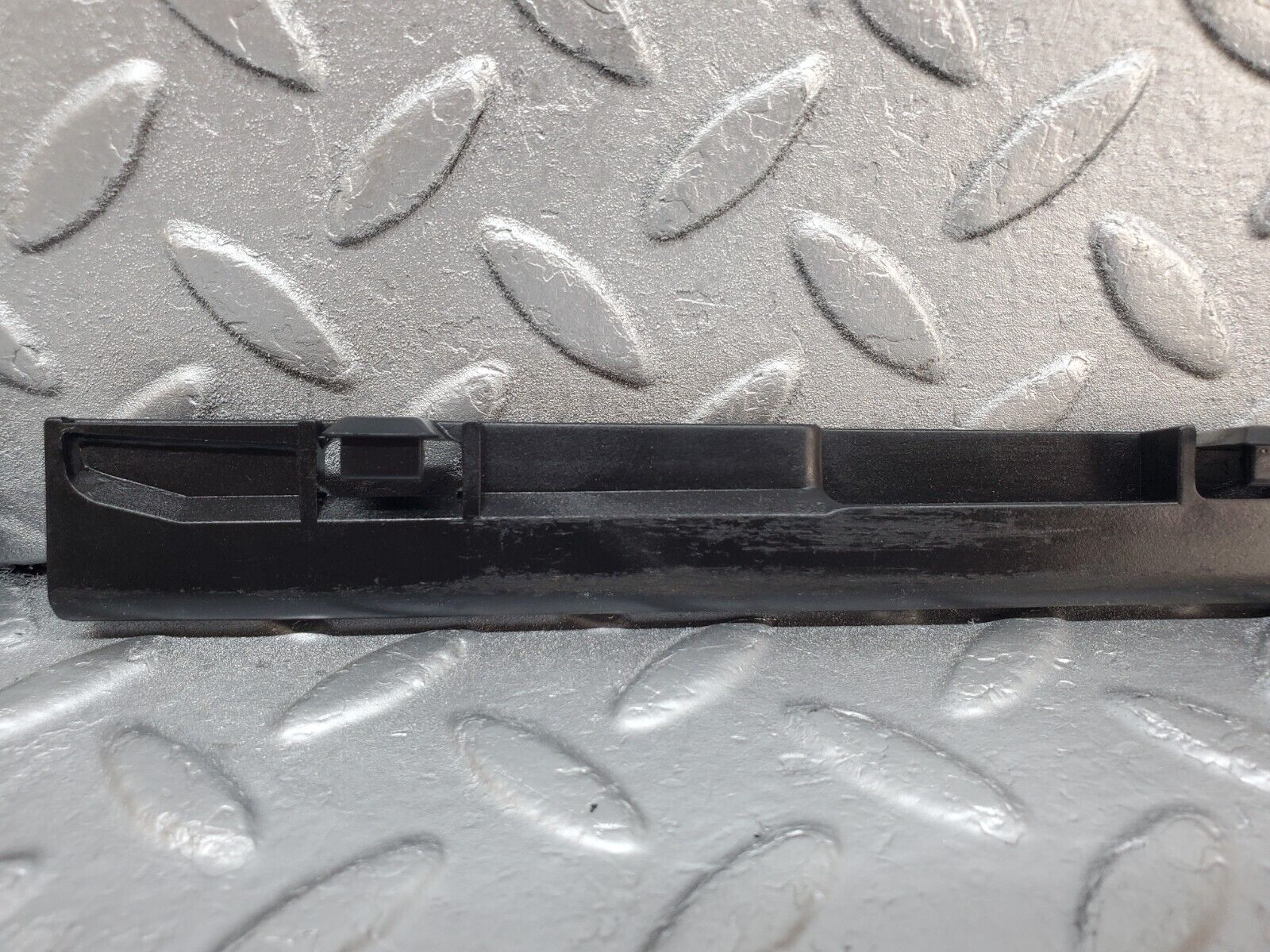 44676 Mercedes-Benz W124 220E Sunroof Frame Guide Rail 1247820131 1247820231