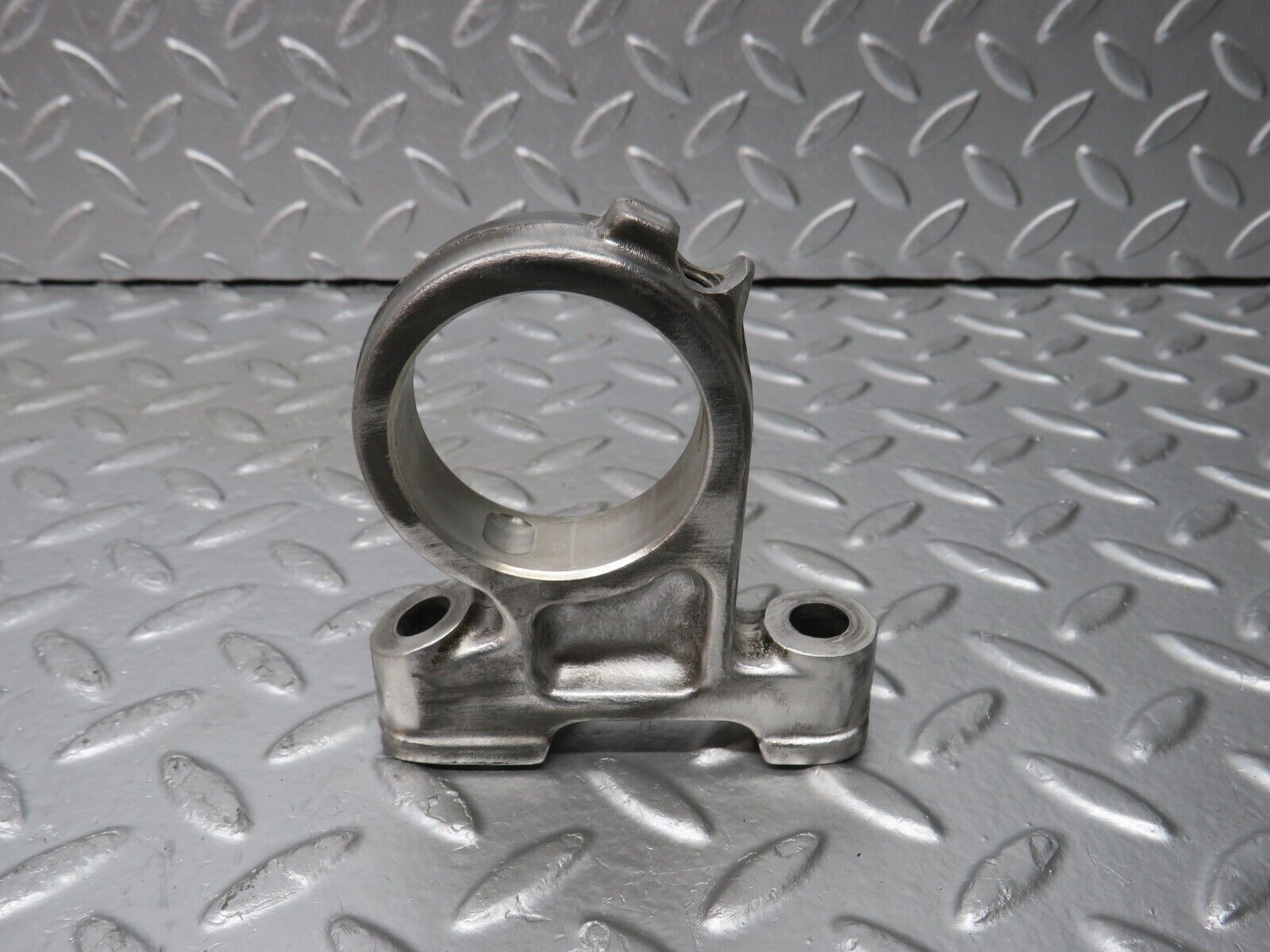 32999 Mercedes-Benz C107 R107 350 V8 Camshaft Tower Bearing 1160512112