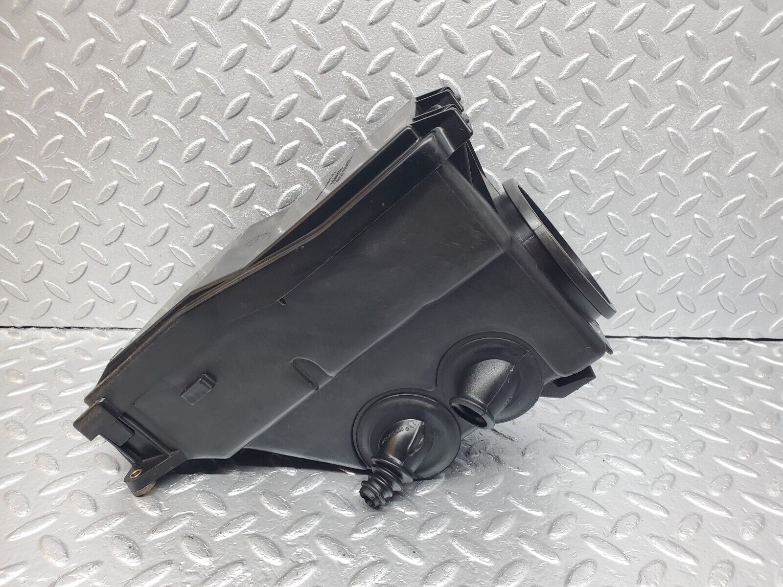 45722 Mercedes-Benz W126 420SE Fuse Box Housing 1265401650 1265400182