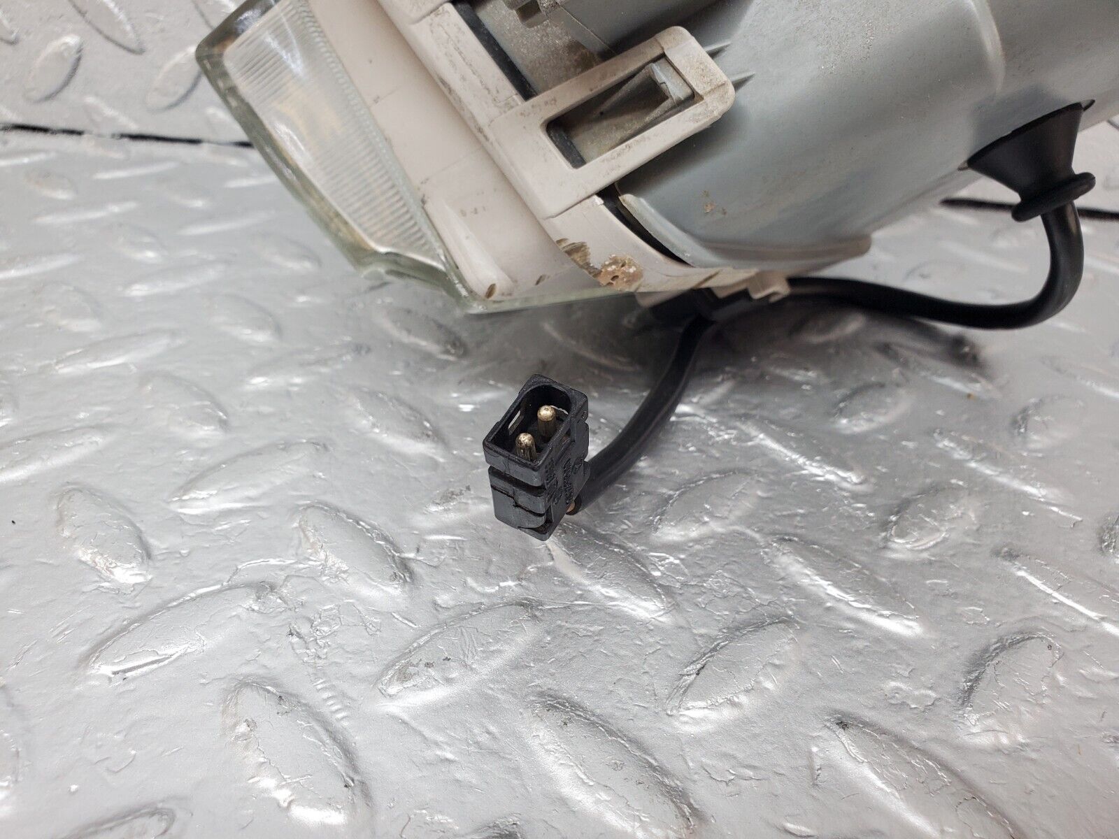 45196 Mercedes-Benz R129 300SL Coupe Front Right Fog Light Bosch 0305120002 1305621246