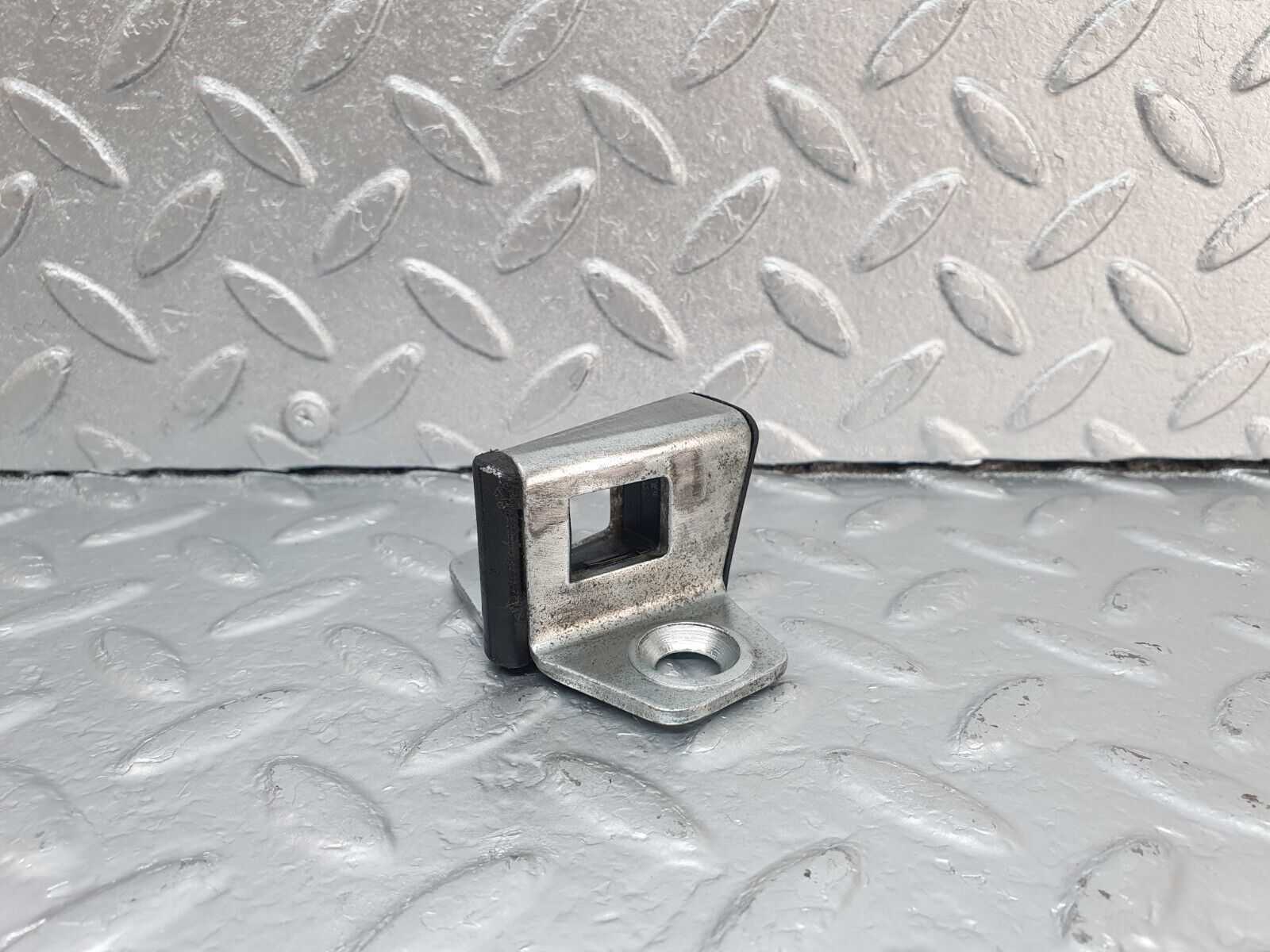 42891 Mercedes-Benz W201 190 2.0L Door Lock Latch