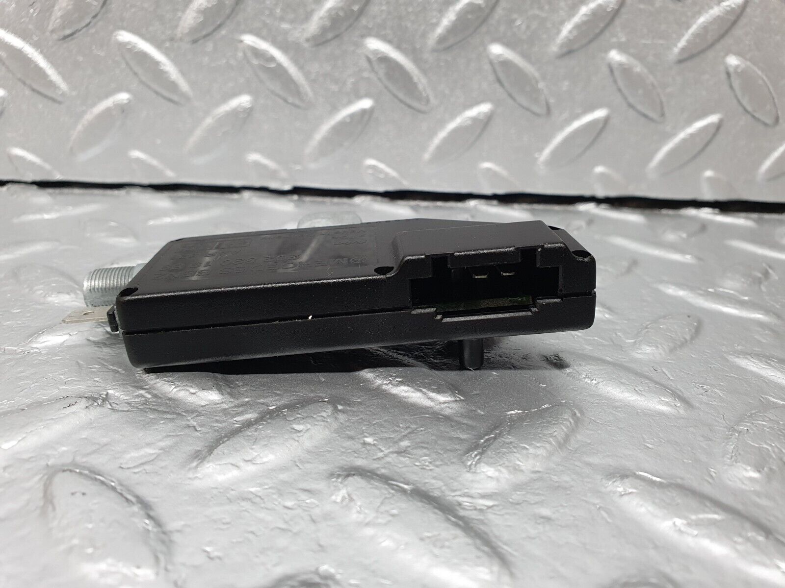 41856 Mercedes-Benz W202 C200 Radio Ariel Antenna Amplifier Booster 2028201989