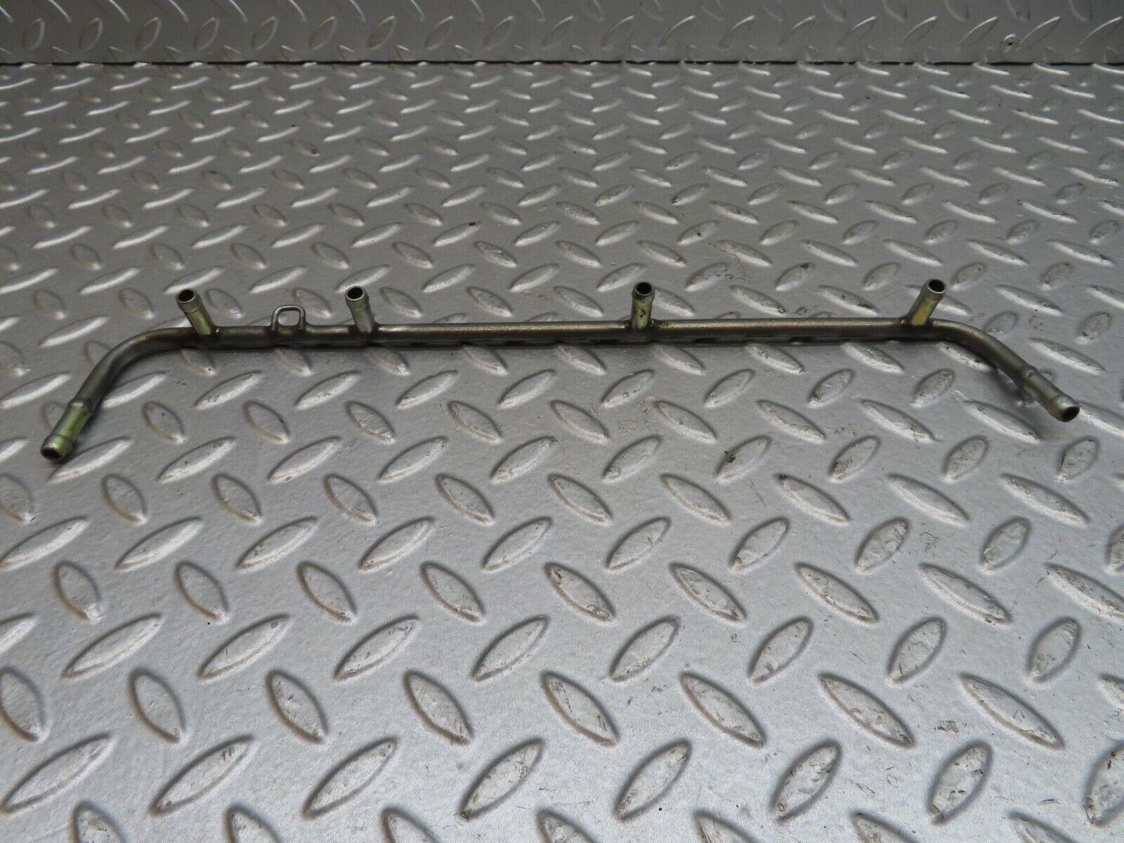 13787 Mercedes-Benz R107 450SL Fuel Injector Pipe Pair