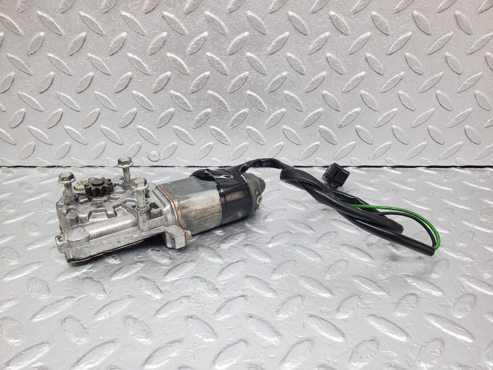 45762 Mercedes-Benz W126 420SE Rear Right Window Regulator Motor 0130821036