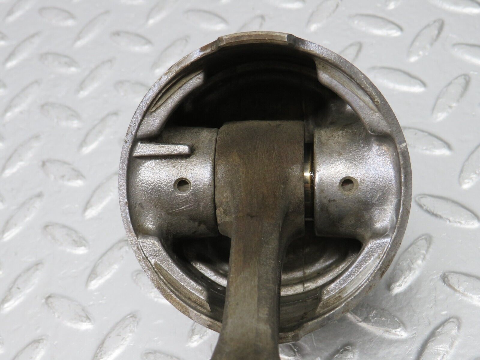 32776 Mercedes-Benz C107 R107 350 V8 Piston With Connecting Rod 92mm 11607