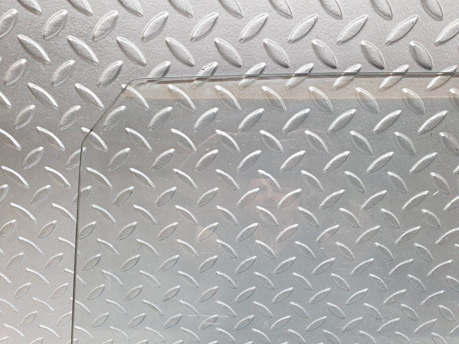 43219 Mercedes-Benz W108 280SE Front Left Door Window Glass