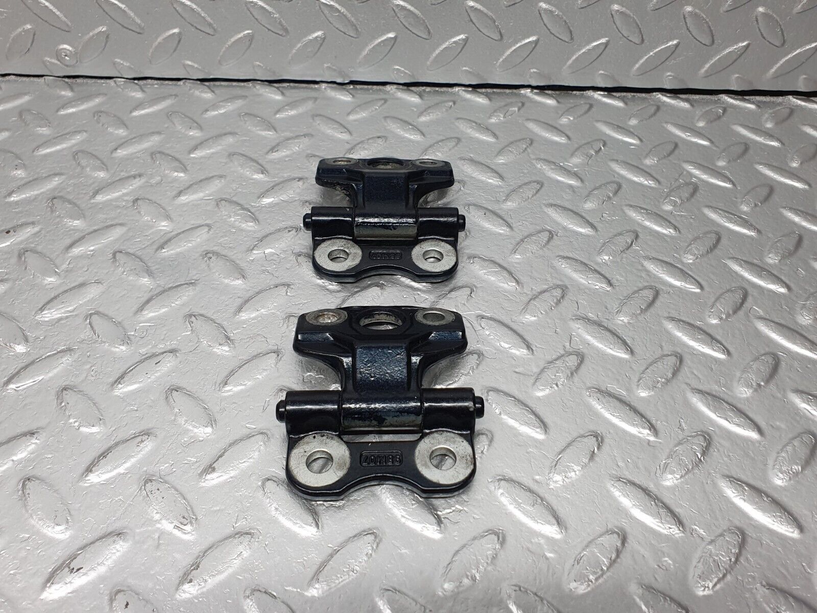 41868 Mercedes-Benz W202 C200 Front Door Hinge Right