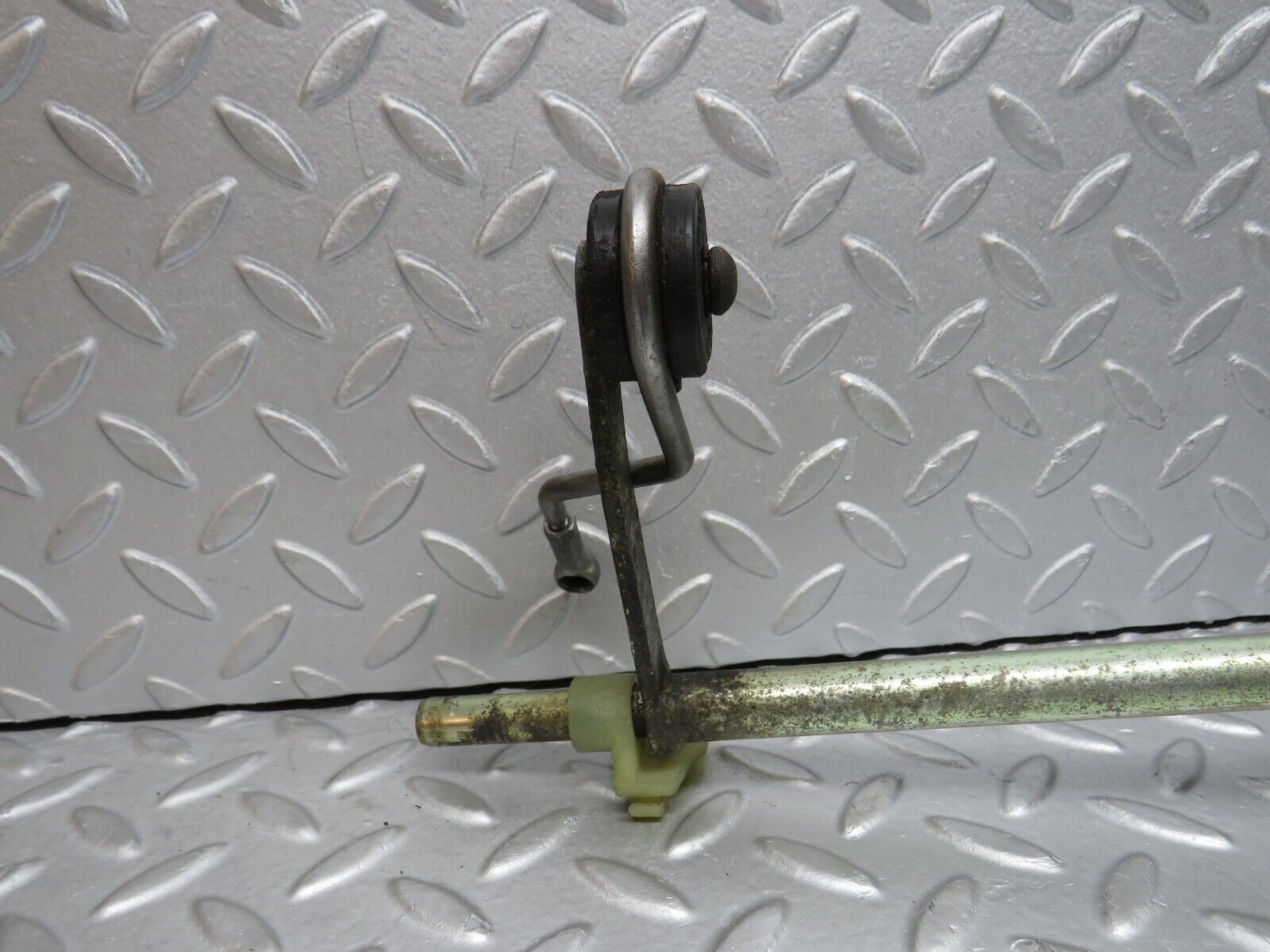 39215 Mercedes-Benz R107 500SL Accelerator Pedal Linkage