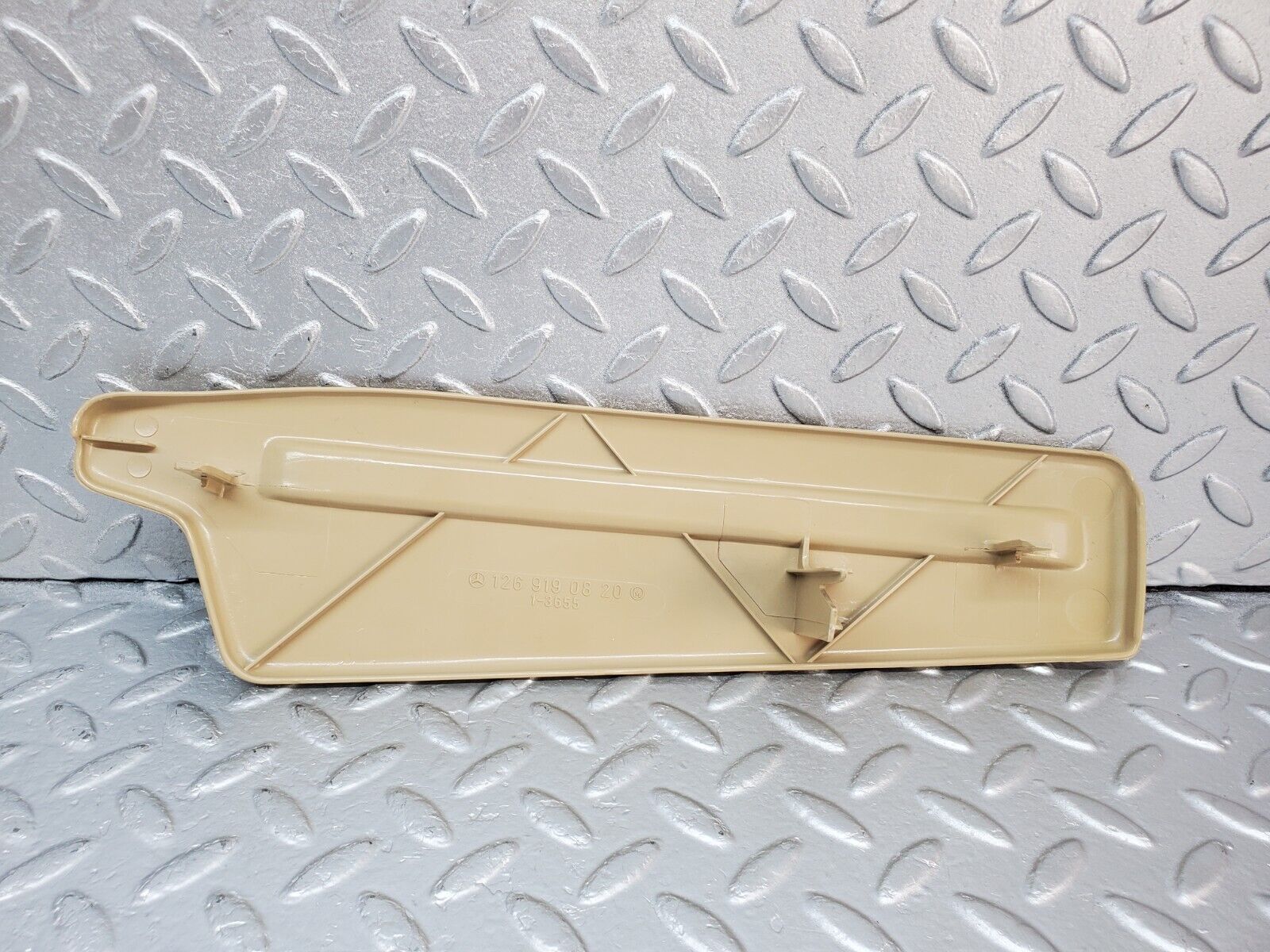 45607 Mercedes-Benz W126 420SE Seat Cover Trim Right Side 1269190820