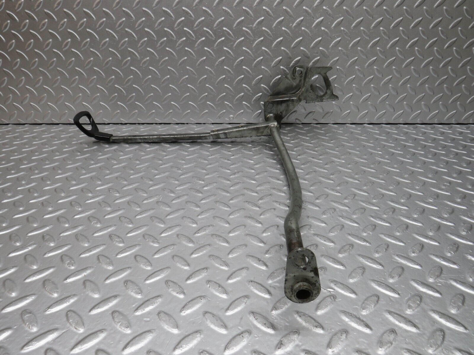 33204 Mercedes-Benz C107 R107 Front Left Seat Sliding Adjust Handle