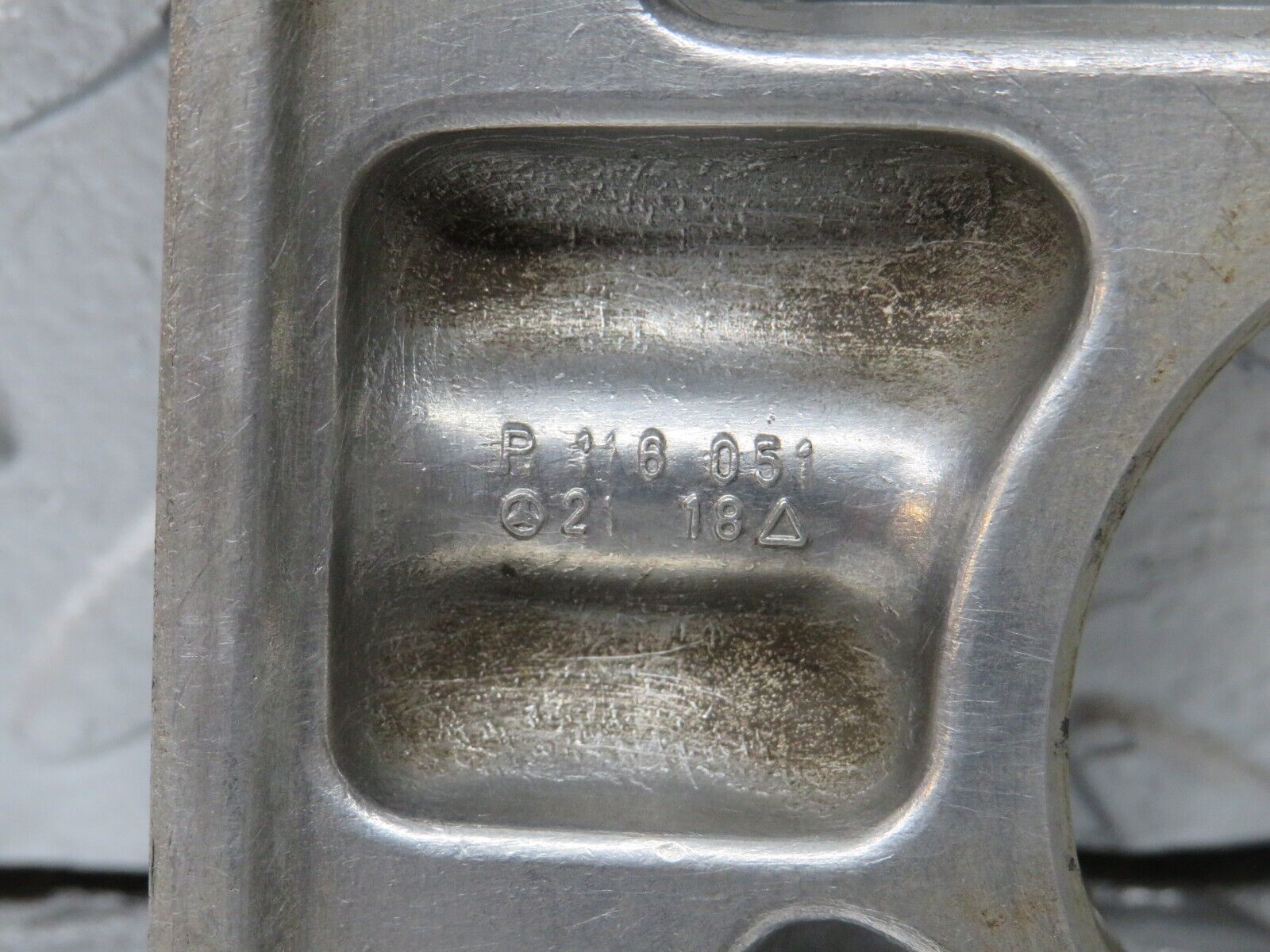 33093 Mercedes-Benz C107 R107 350 V8 Camshaft Tower Bearing 1160512118