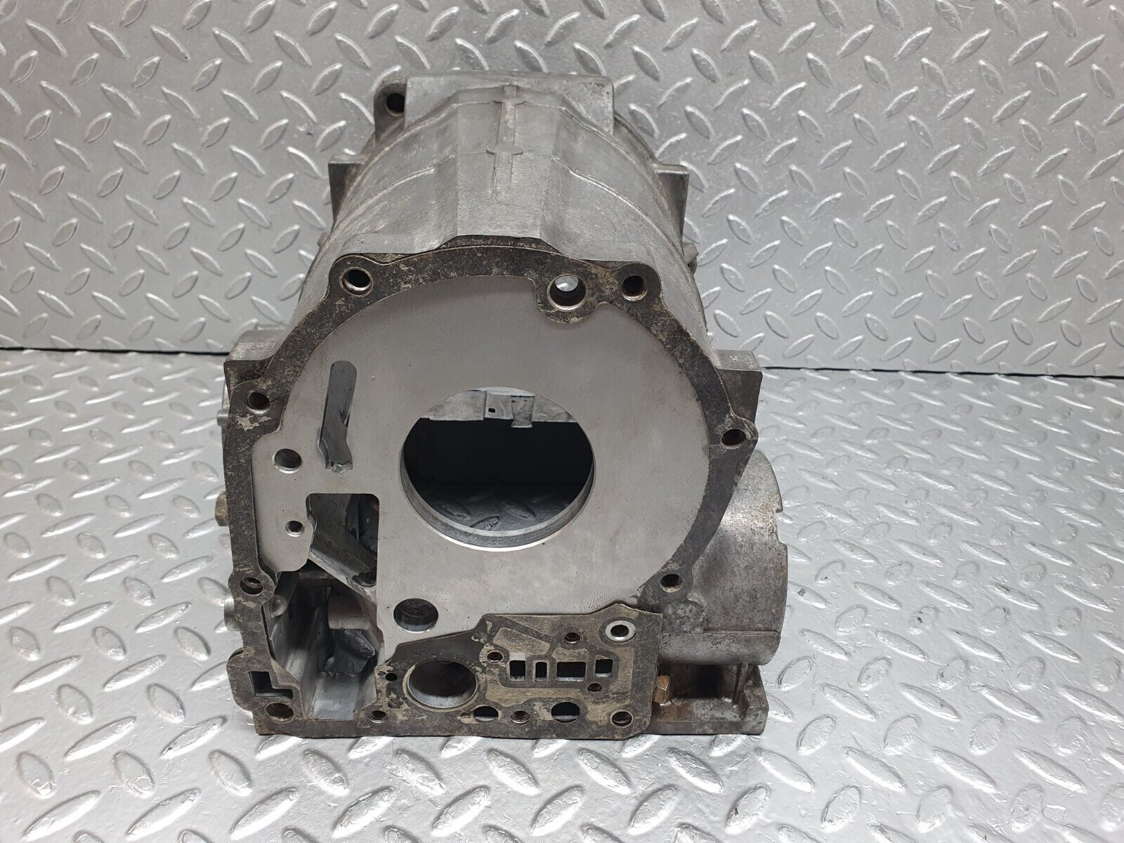 44226 Mercedes-Benz C107 350SLC Coupe Automatic Gearbox Housing 722.001 1152713101