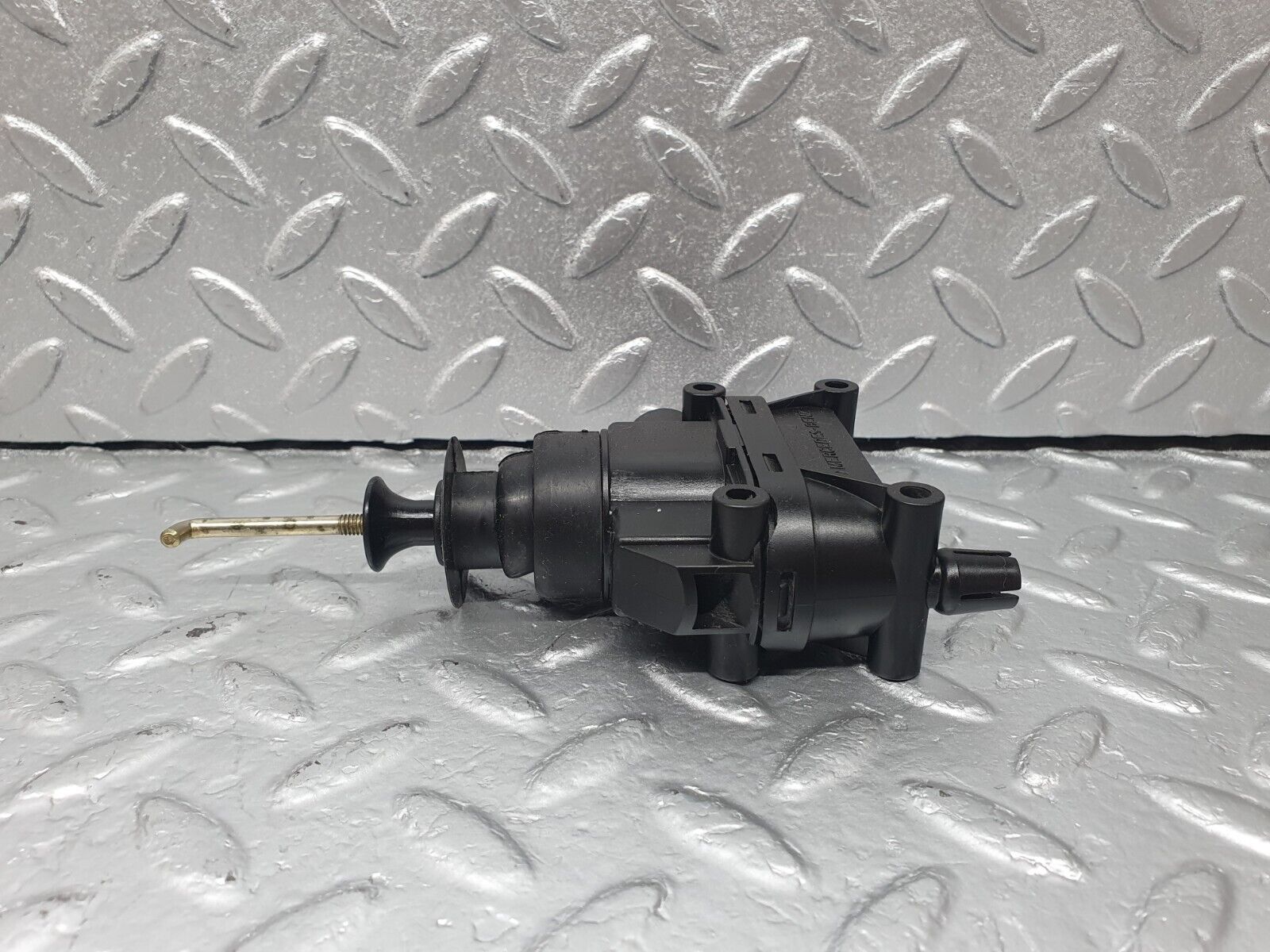 42479 Mercedes-Benz R129 320SL Coupe Left Door Lock Vacuum Actuator