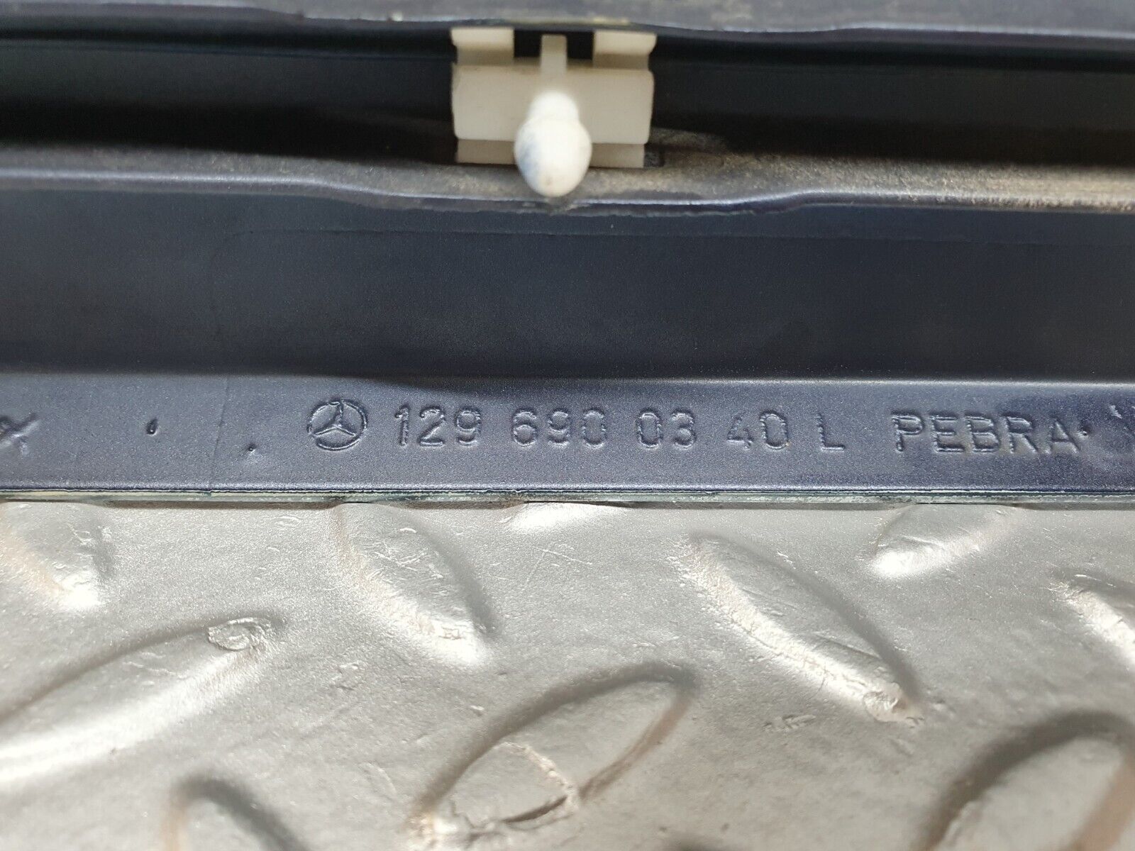 42176 Mercedes-Benz R129 320SL Coupe Left Door Lower Moulding Trim 1296900340