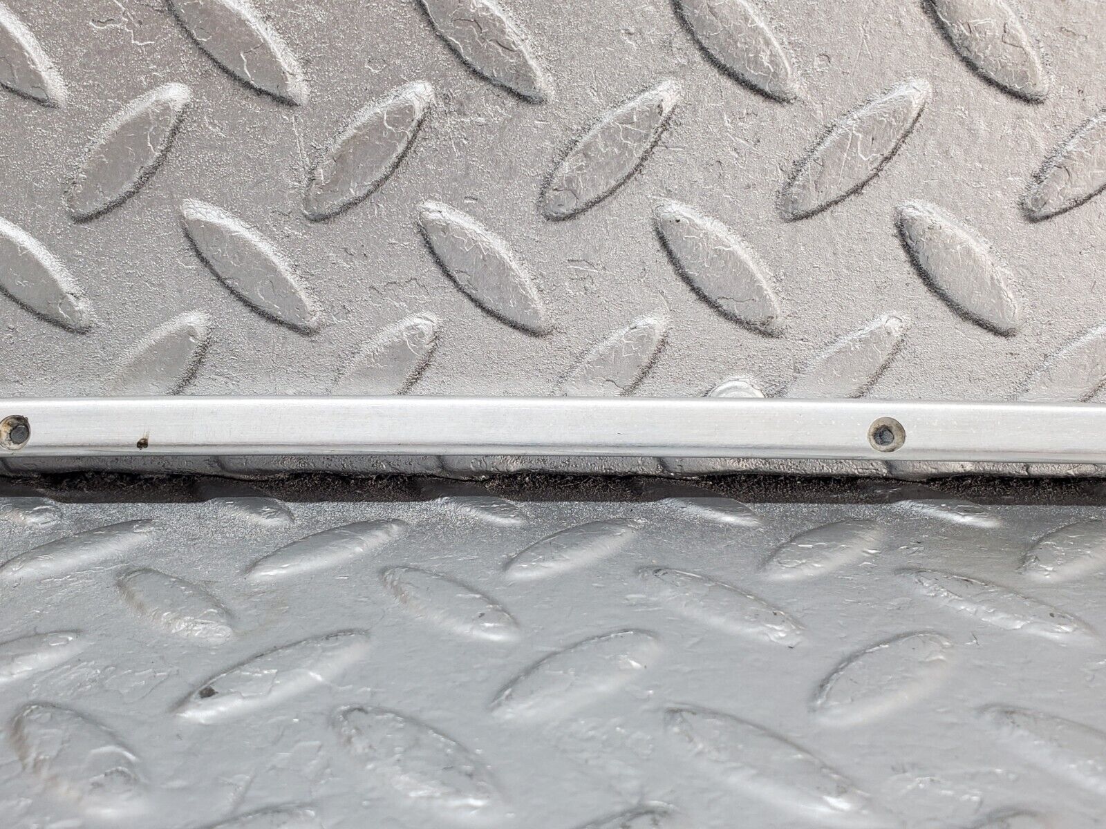 44849 Mercedes-Benz W124 220E Sunroof Chrome Trim