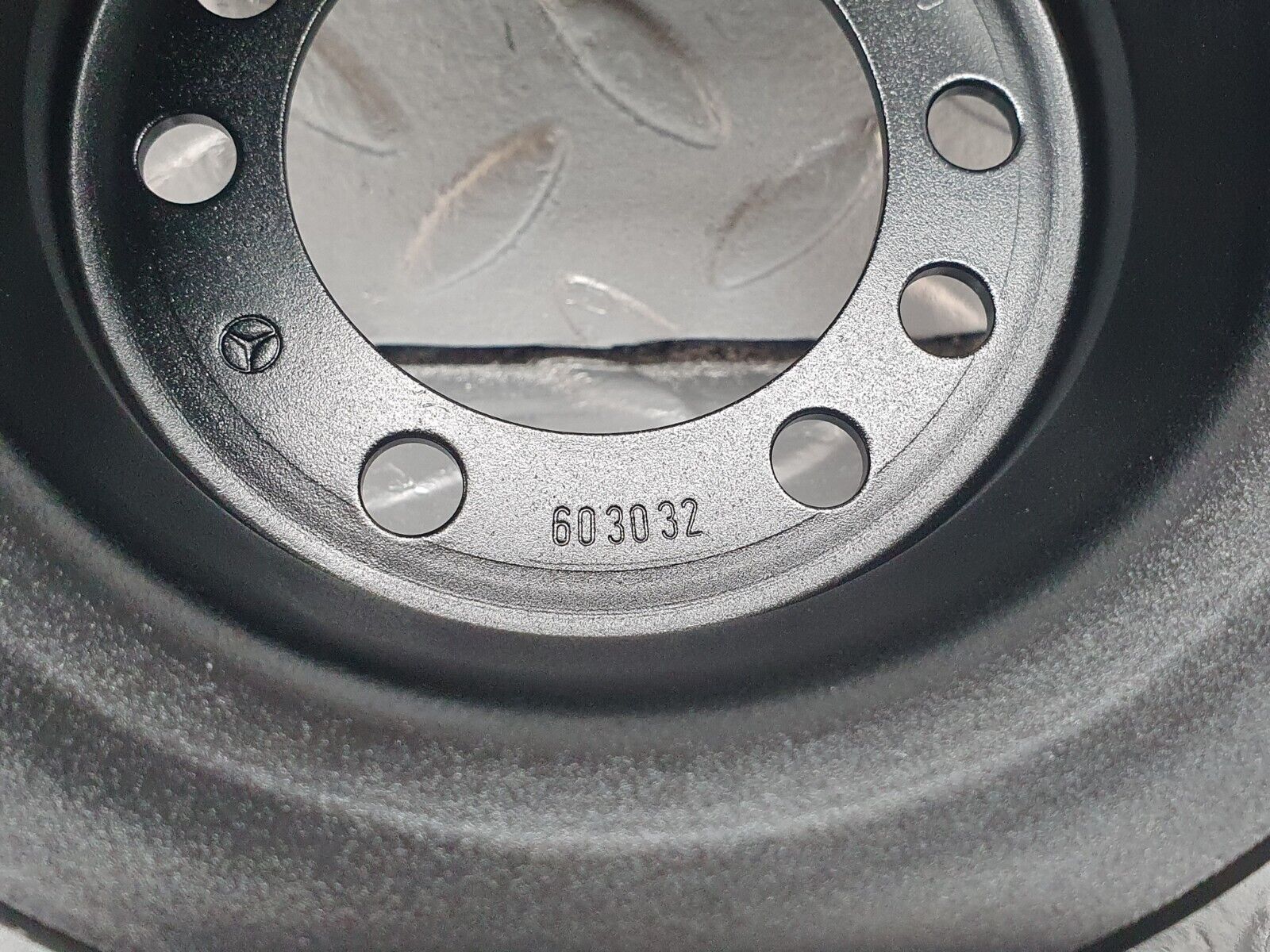 42820 Mercedes-Benz W201 190 2.0L Crankshaft Pulley 6030320204