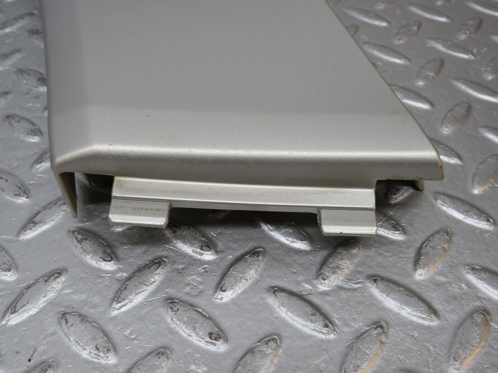 39683 Mercedes-Benz R129 320SL Coupe Rear Right Lower Moulding Trim 1296902440