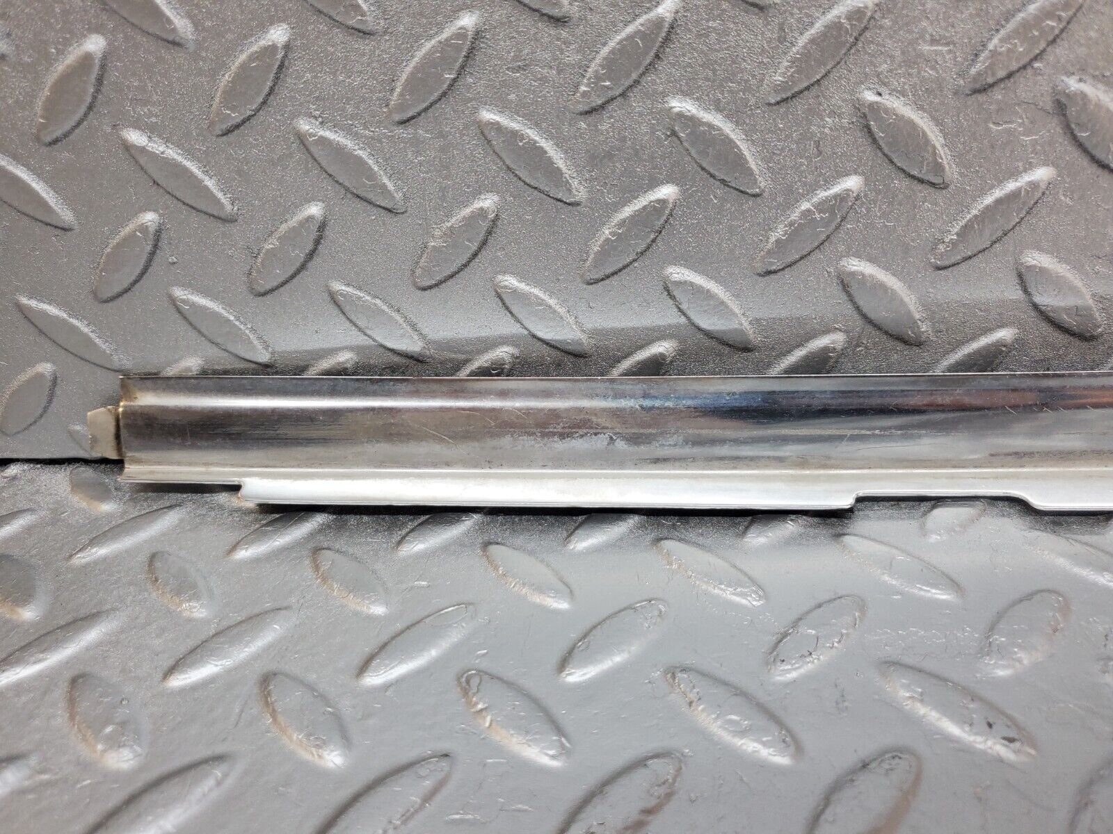 45812 Mercedes-Benz W126 420SE A Pillar Chrome Moulding Trim Pair