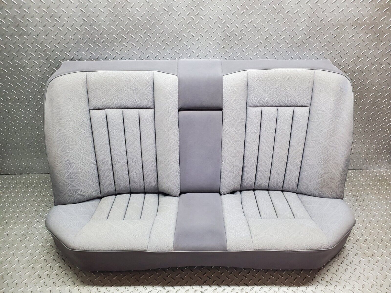 44738 Mercedes-Benz W124 220E Rear Seat 1249202216