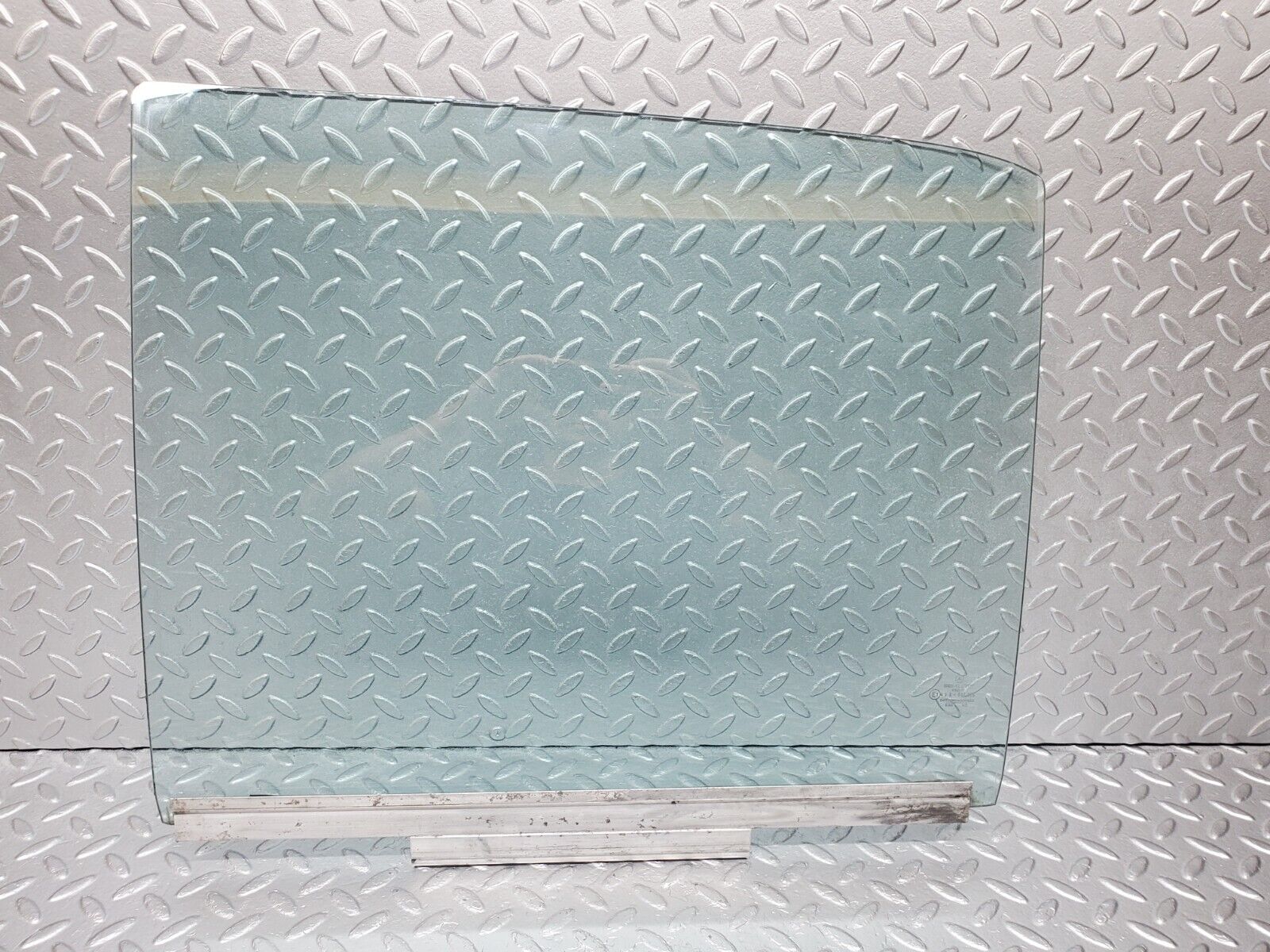 45799 Mercedes-Benz W126 420SE Rear Left Door Window Glass