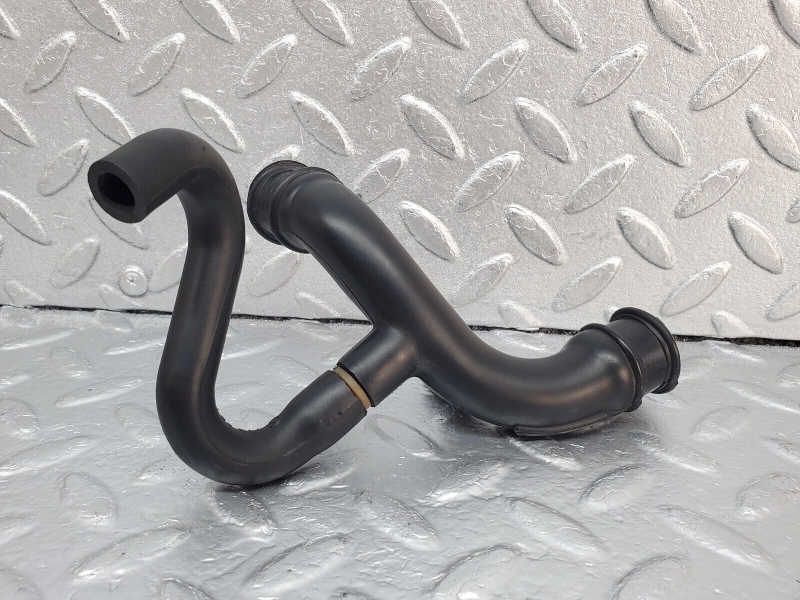 45379 Mercedes-Benz 280E M110.983 Air Intake Pipe 1100944182 1100944882