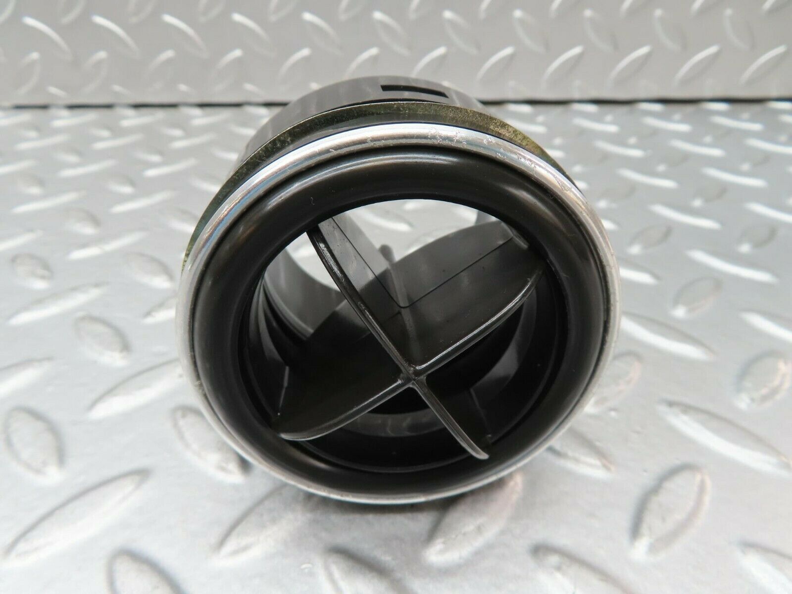 15603 Mercedes-Benz R107 450SL Dashboard Air Vent